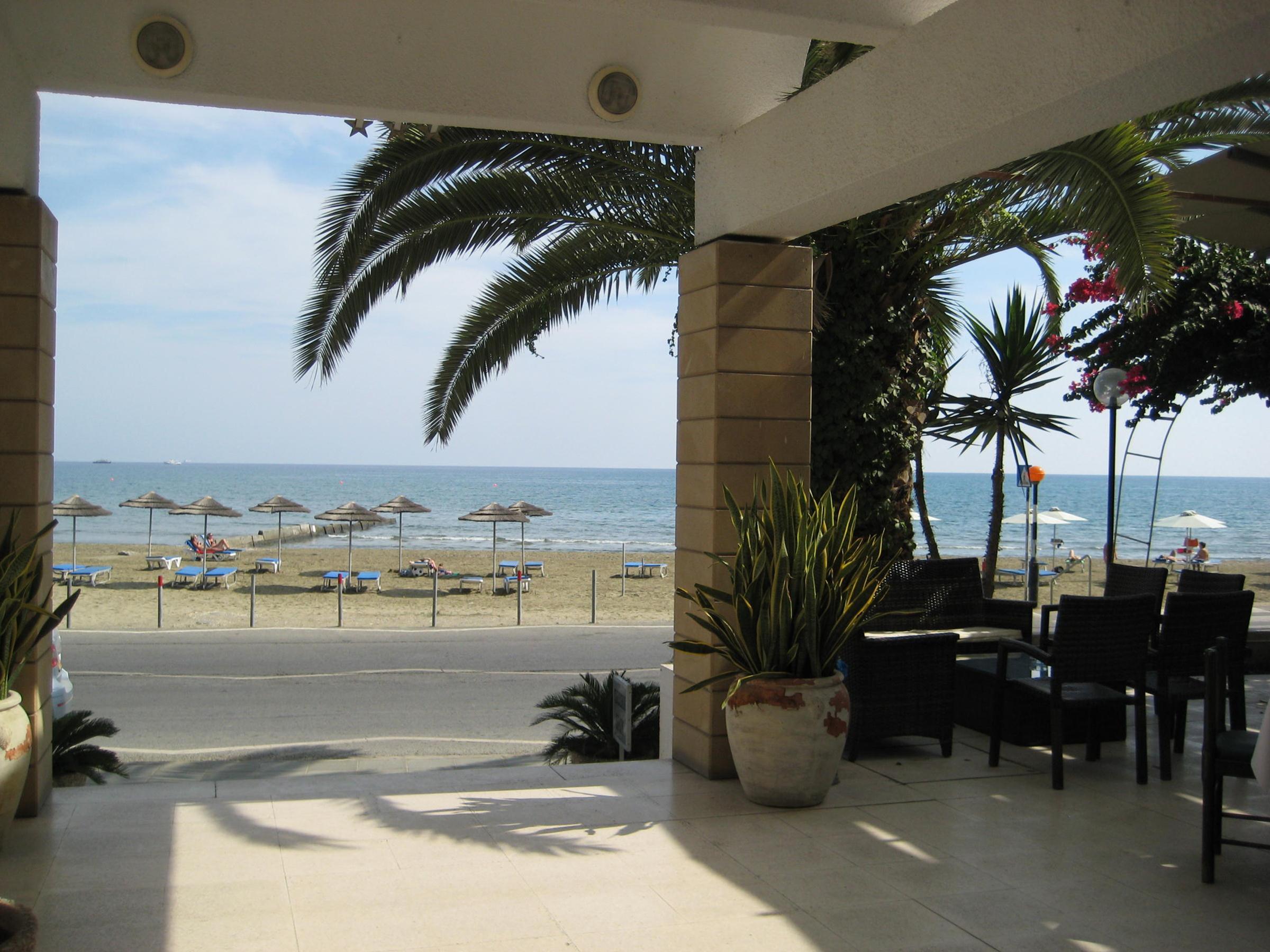 Flamingo Beach Hotel — photo 4
