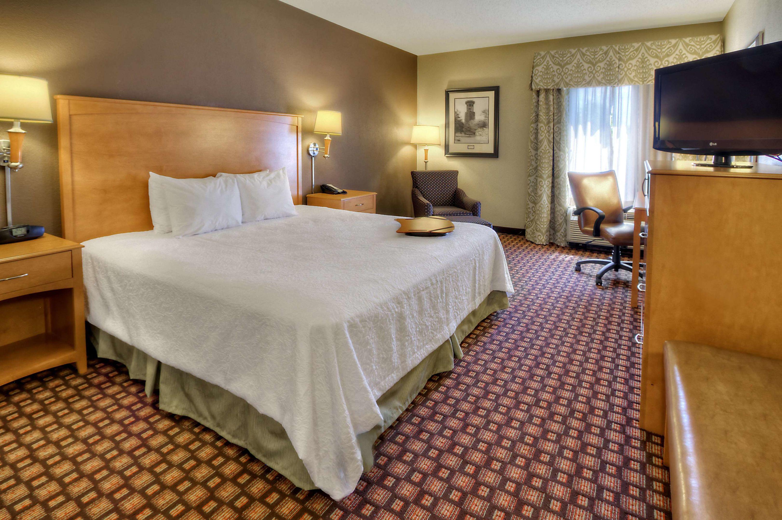 Hampton Inn & Suites Nashville-Vanderbilt-Elliston Place — photo 4