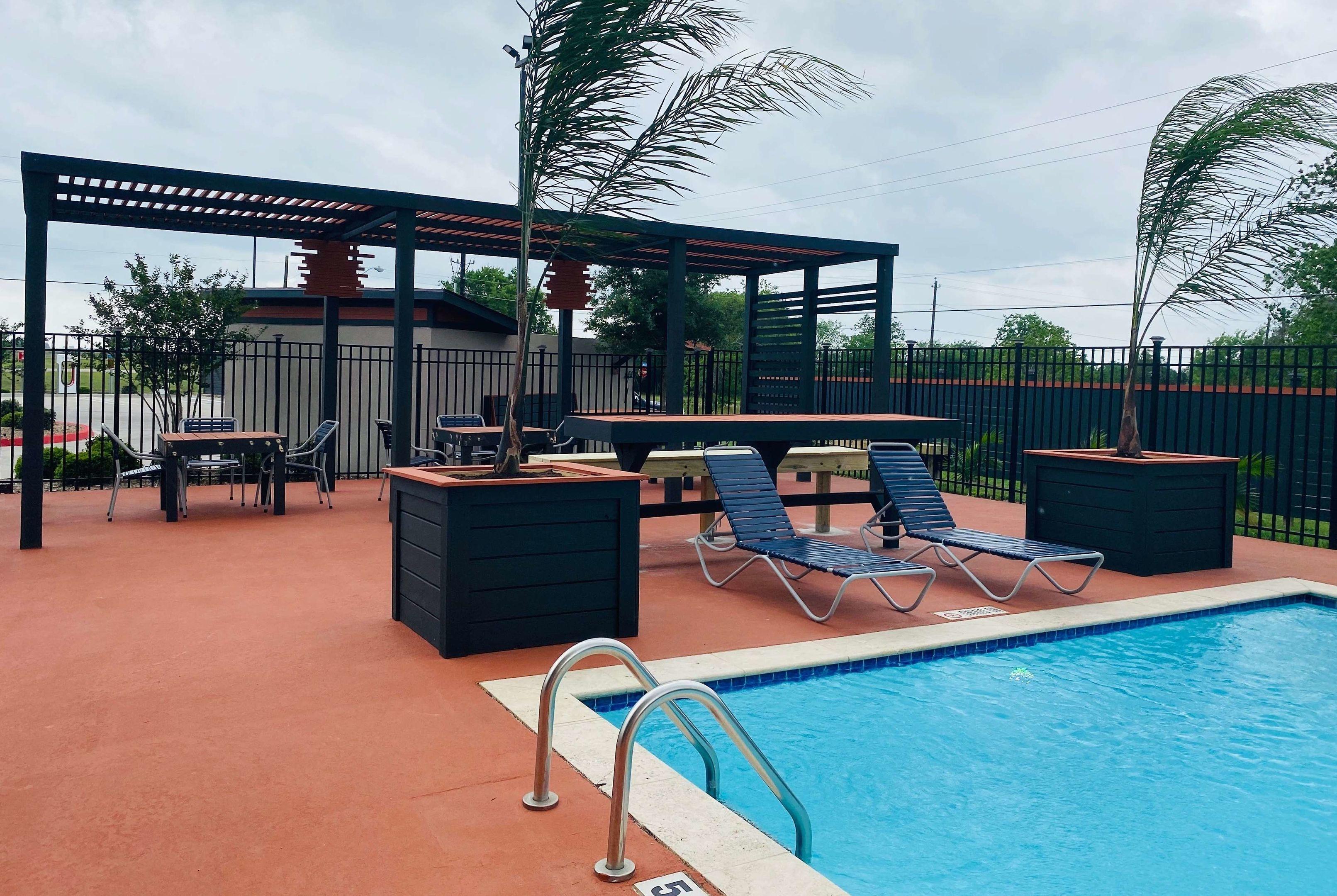 La Quinta Inn & Suites Victoria - South — photo 3