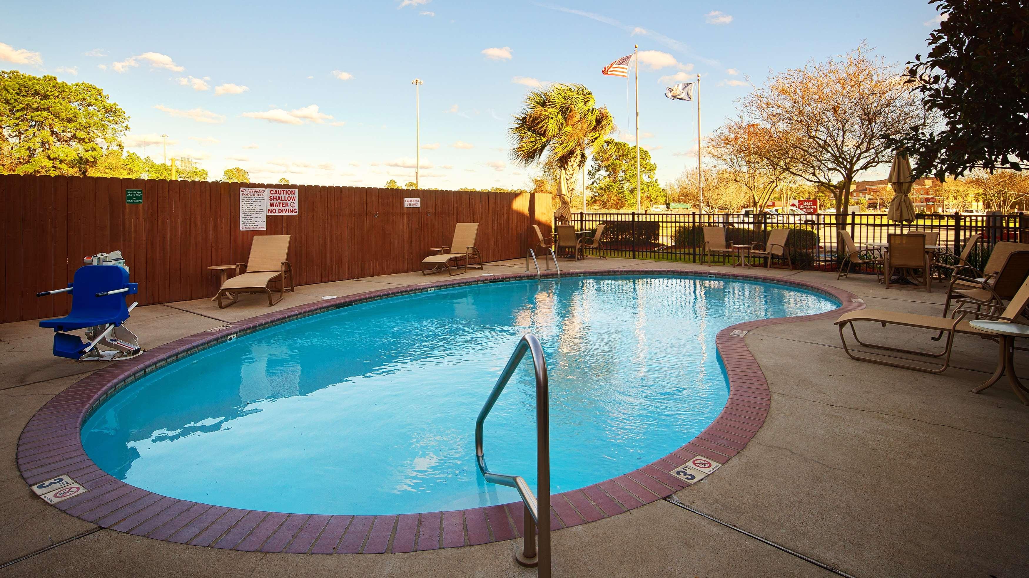 Best Western Plus Executive Hotel & Suites — photo 3