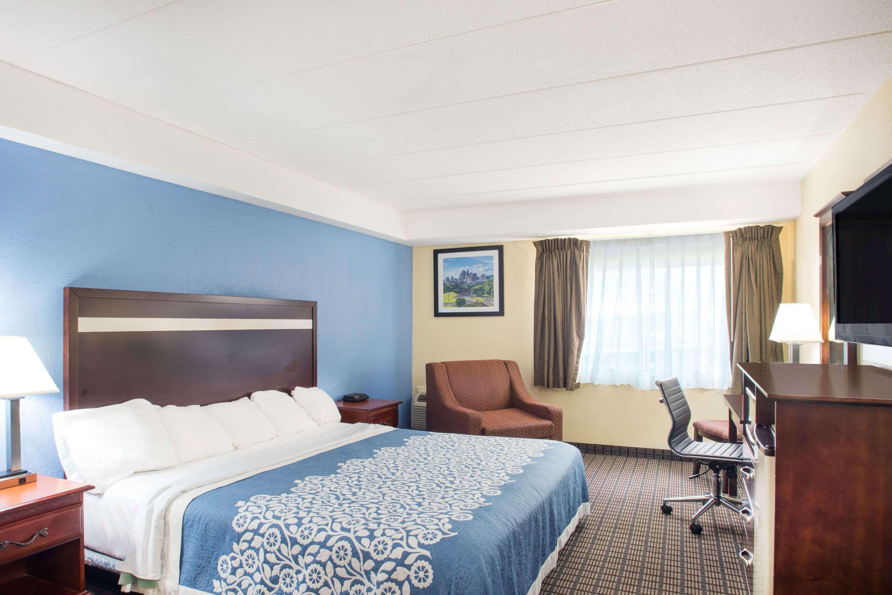 Days Inn By Wyndham New Haven — photo 3