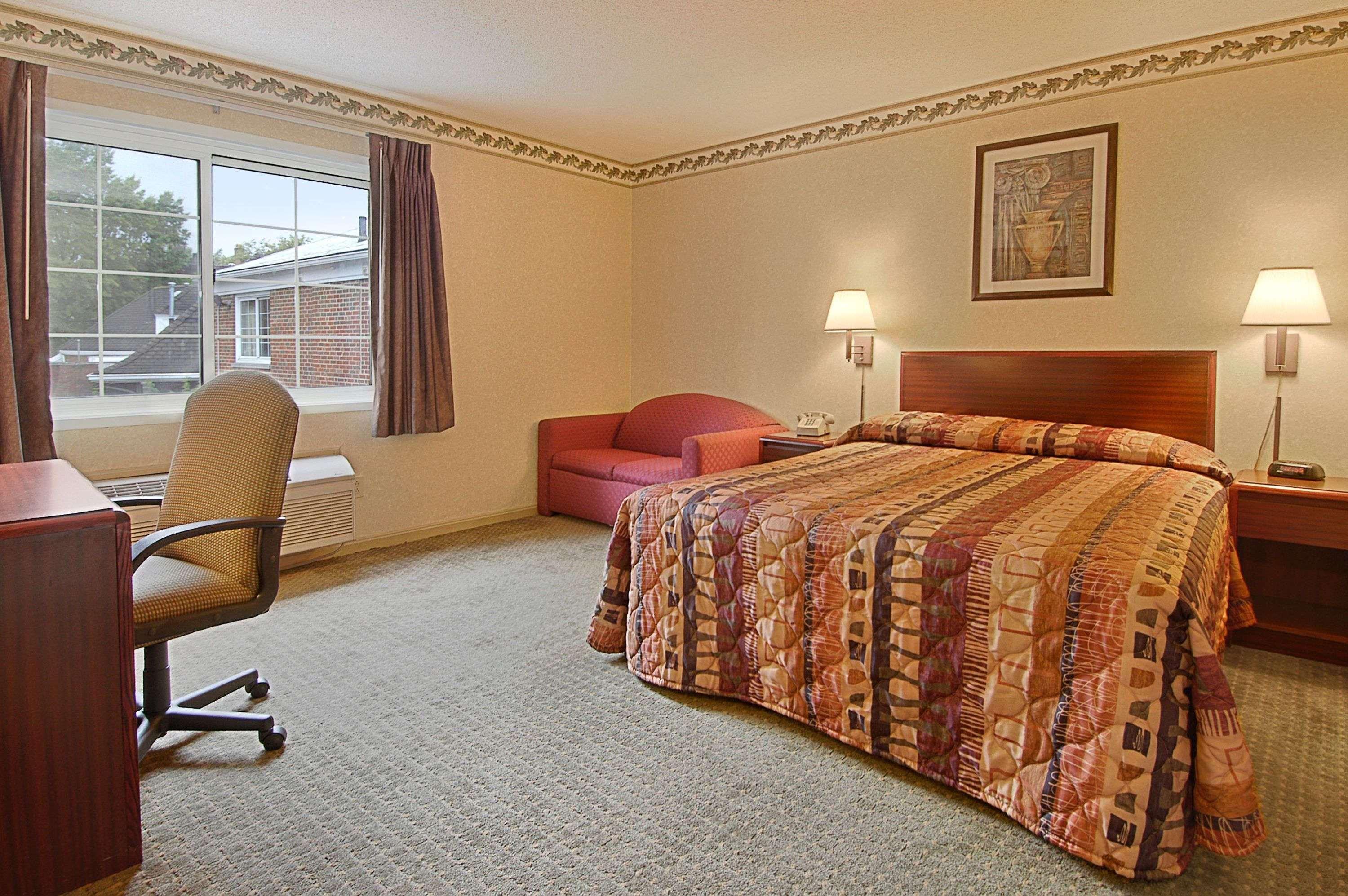Days Inn Cleveland Lakewood — photo 5