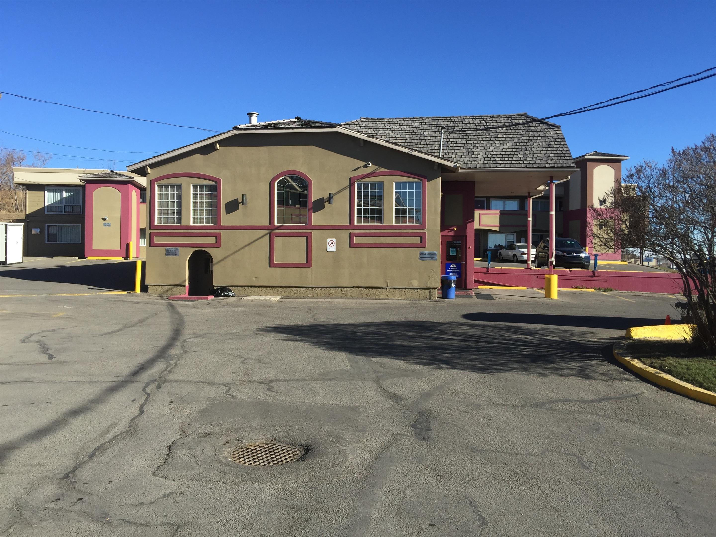 Canadas Best Value Inn Chinook Station — photo 4