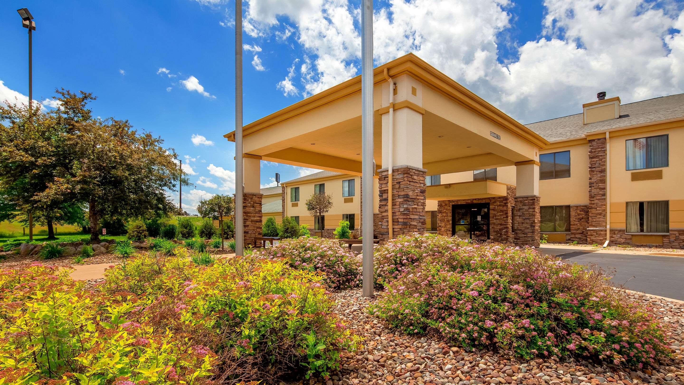 Comfort Inn & Suites — photo 5