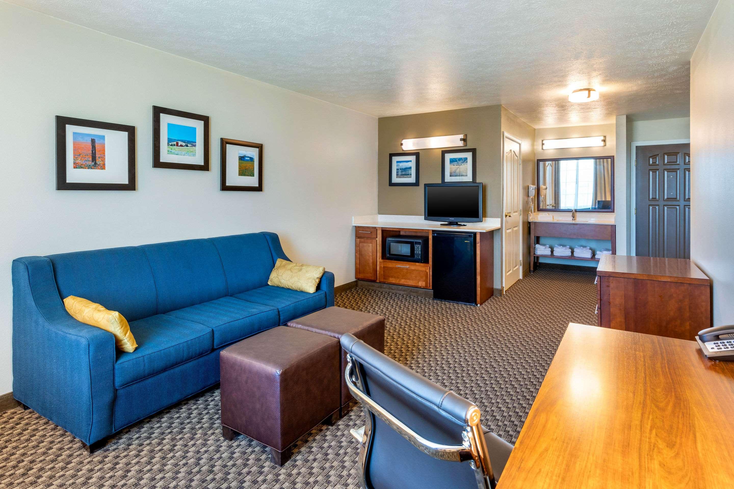 Comfort Inn & Suites Lancaster — photo 5