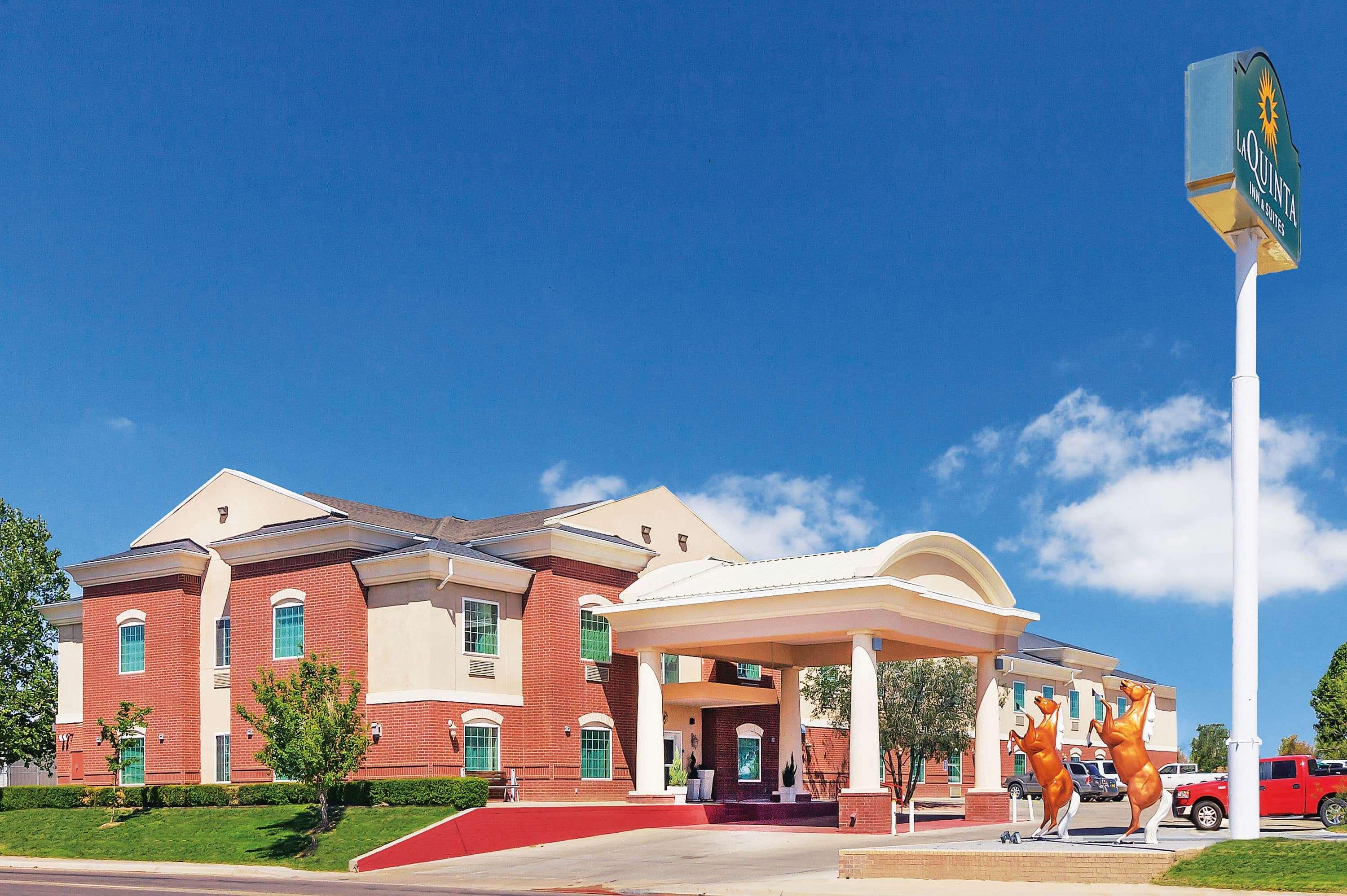 La Quinta Inn & Suites — photo 5