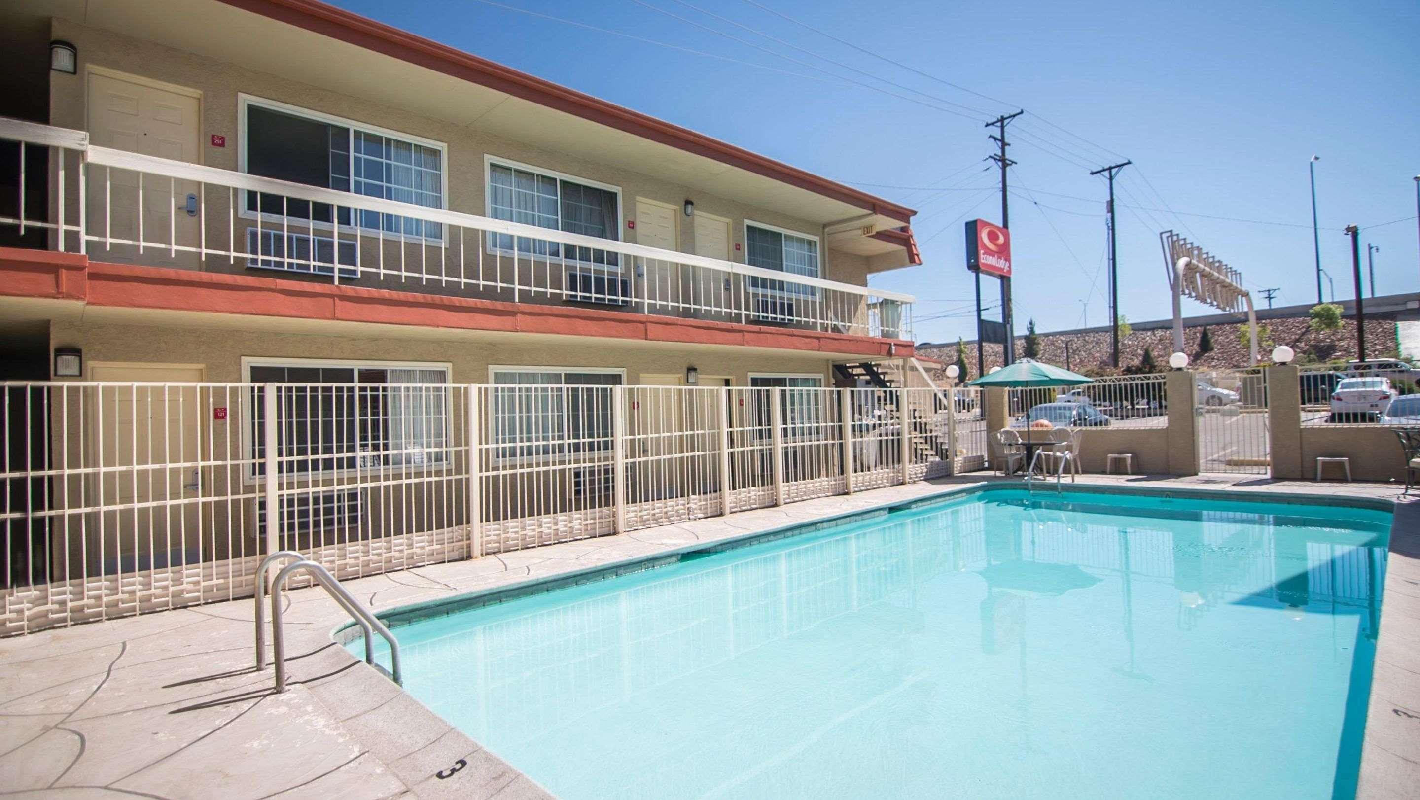 Econo Lodge Downtown — photo 4