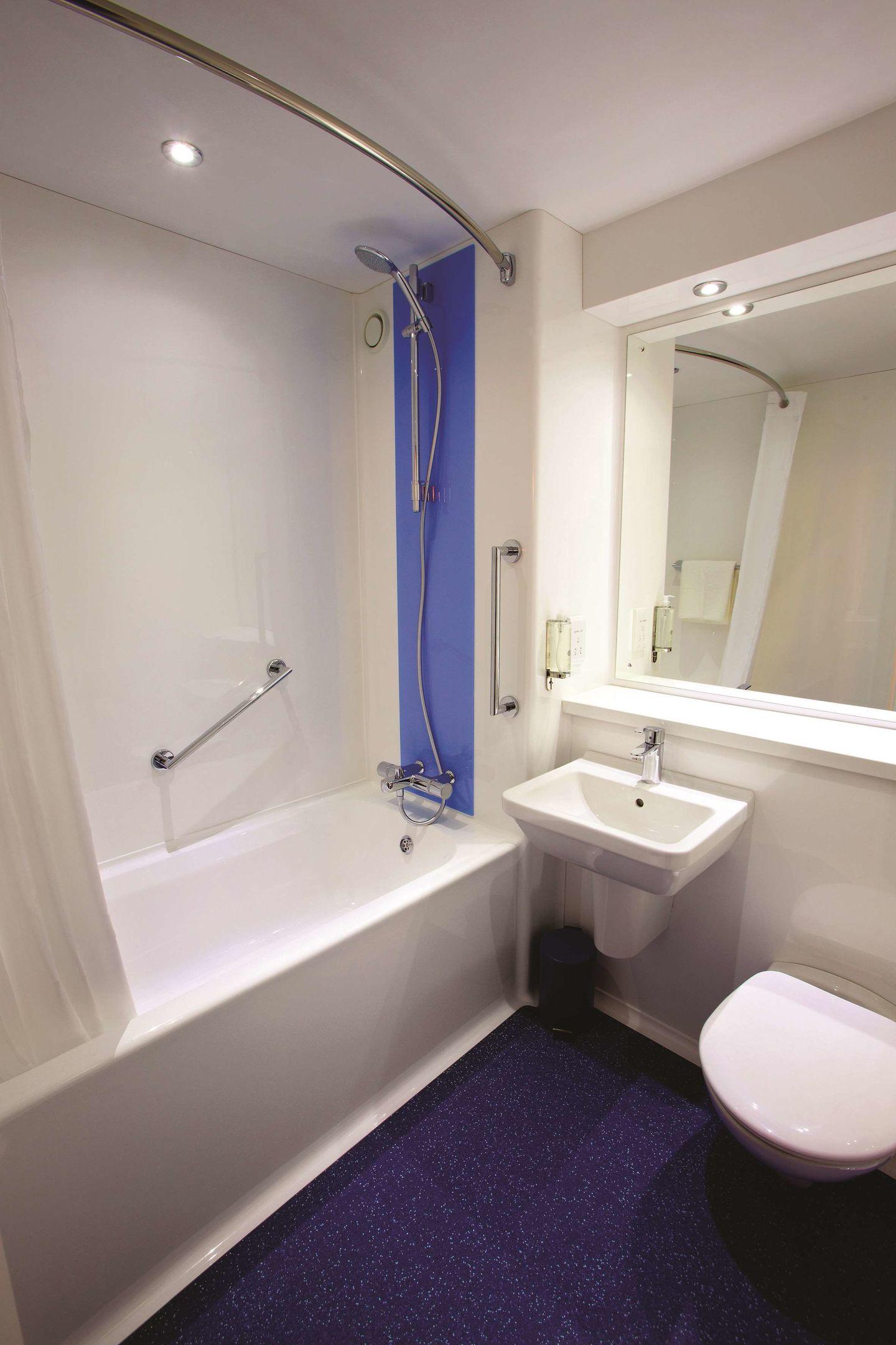 Travelodge Bradford — photo 4