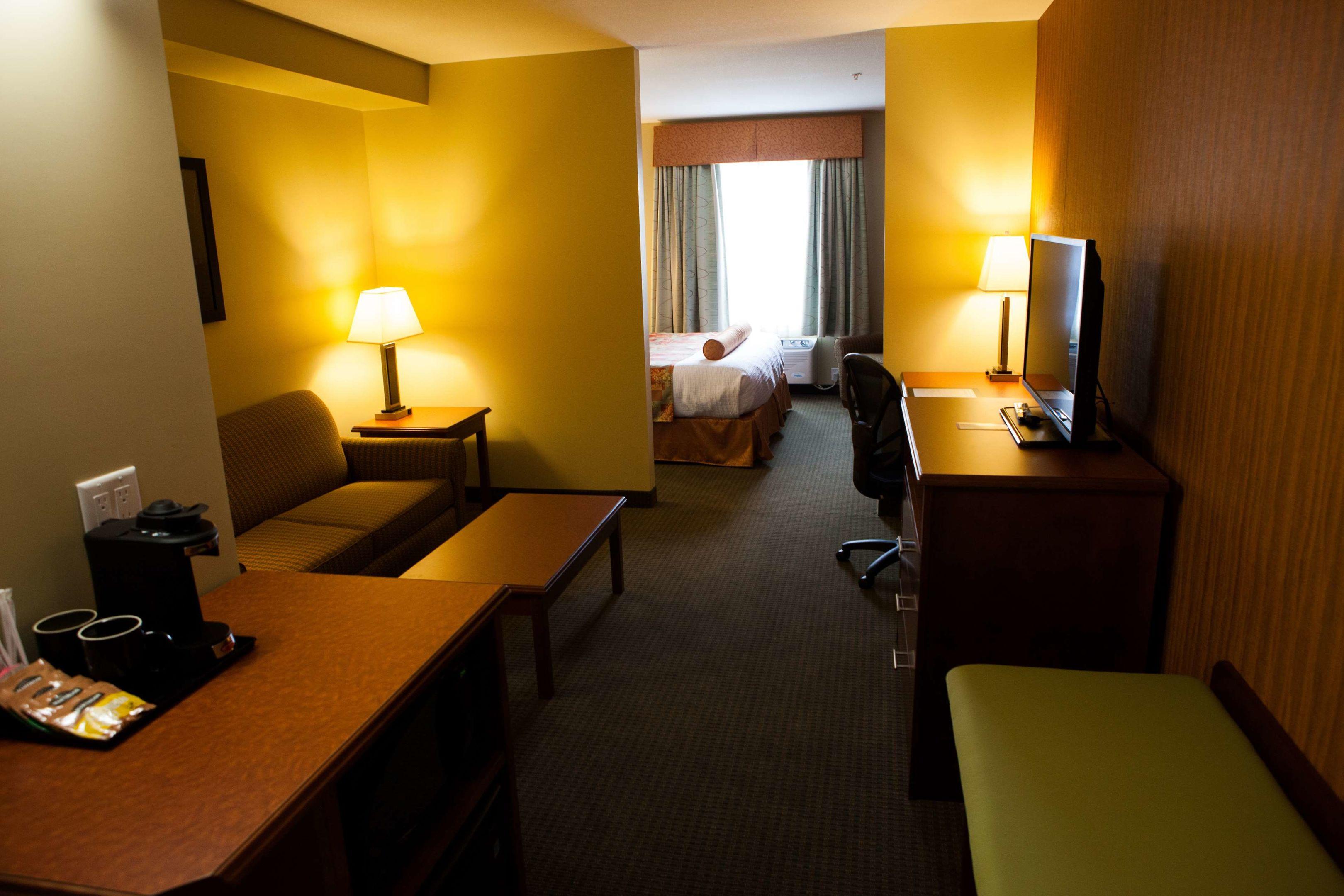Best Western Plus Service Inn & Suites — photo 5