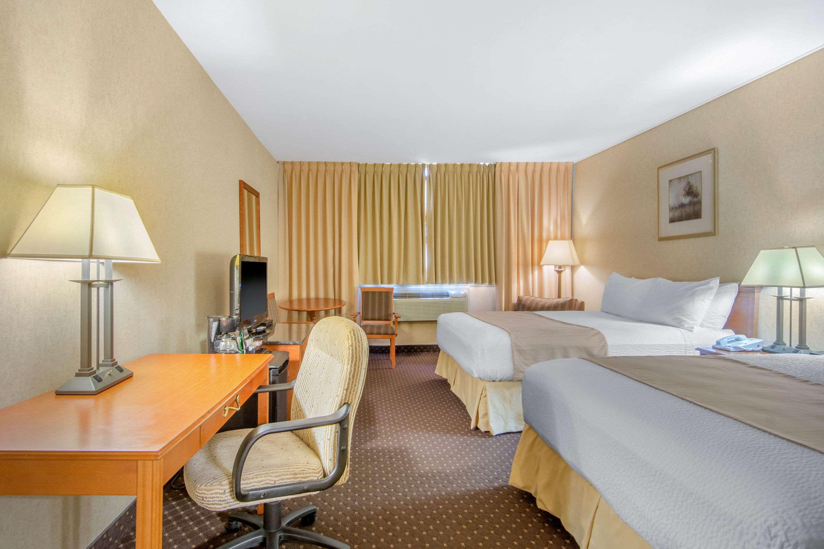Clarion Hotel — photo 4