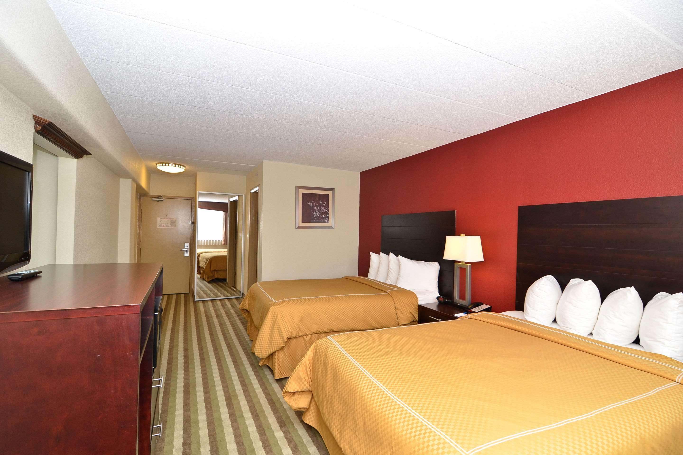 Quality Inn & Suites New York Avenue — photo 4