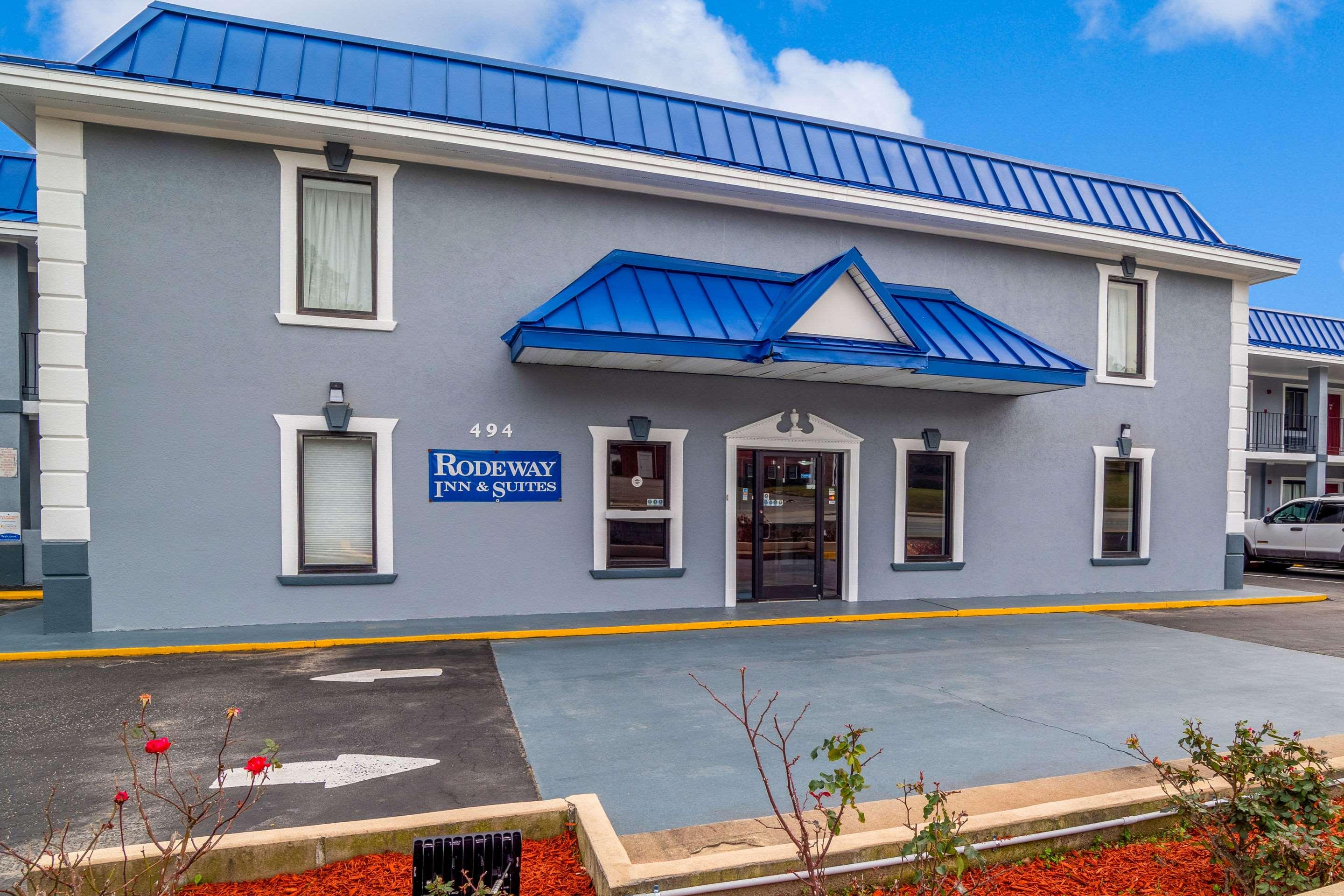 Rodeway Inn & Suites Fort Jackson — photo 4
