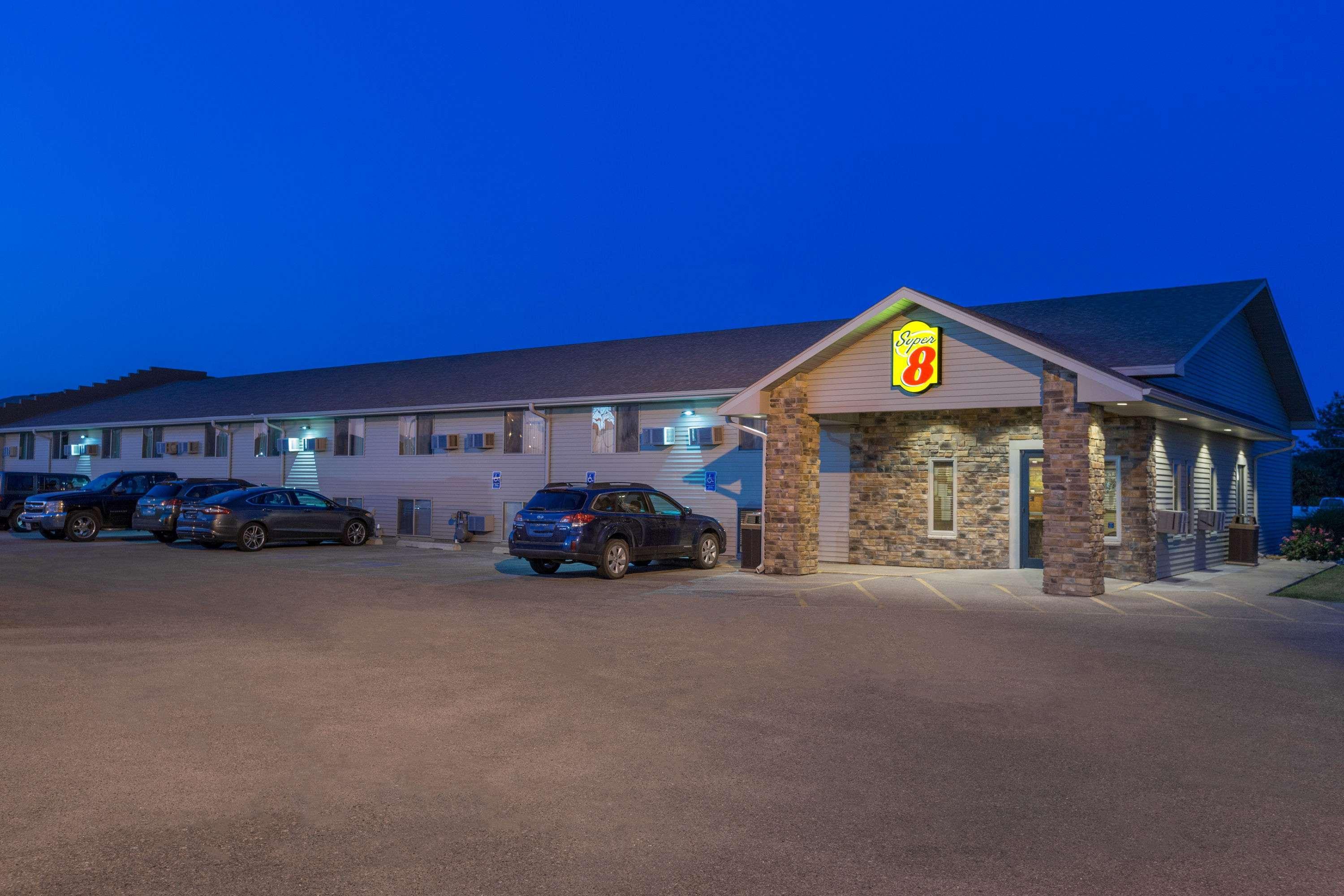 Super 8 by Wyndham Kearney — photo 3