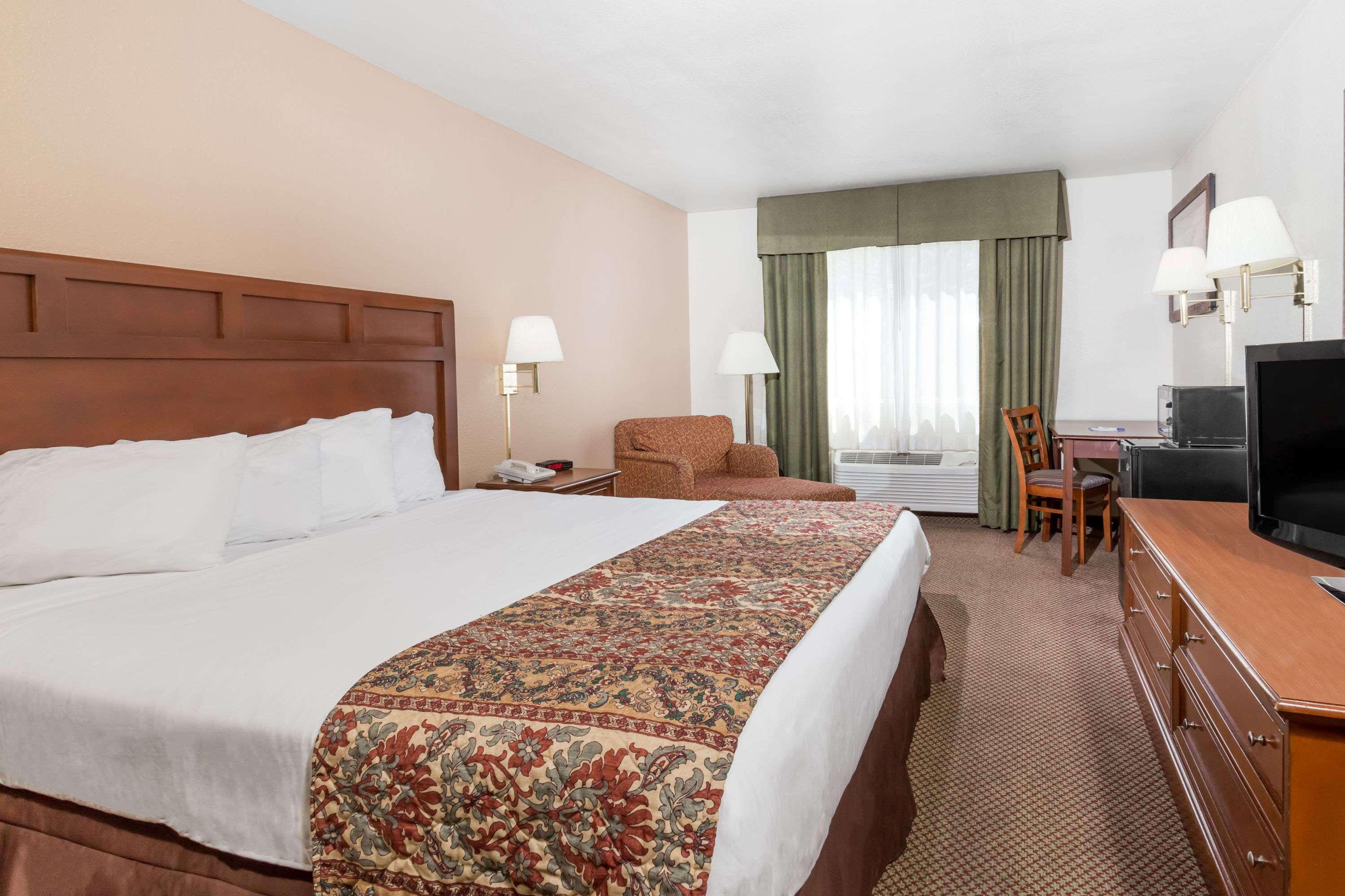 Baymont by Wyndham Yreka — photo 4