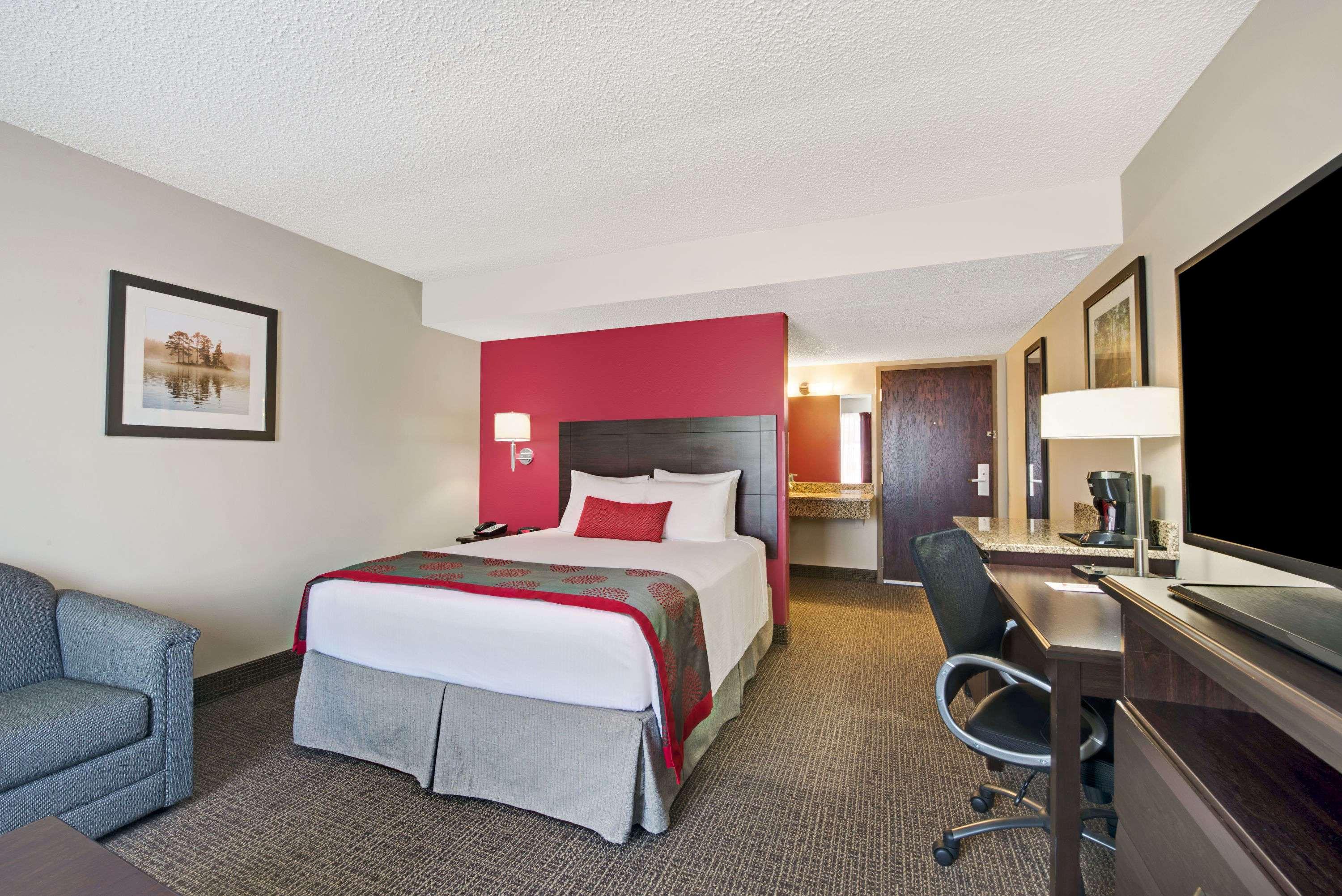 Ramada Columbus Hotel and Conference Center — photo 5