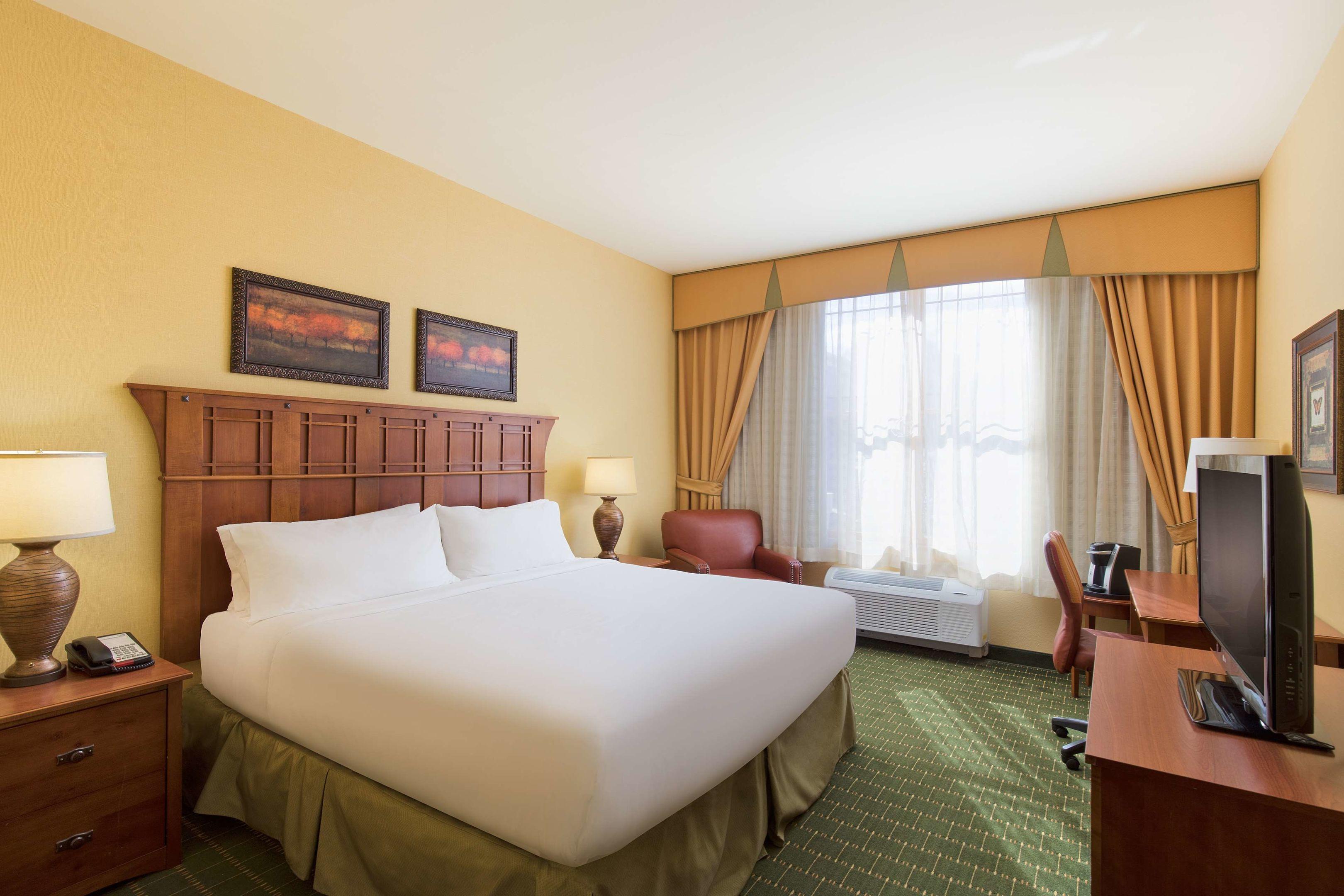 The Q Hotel & Suites — photo 4