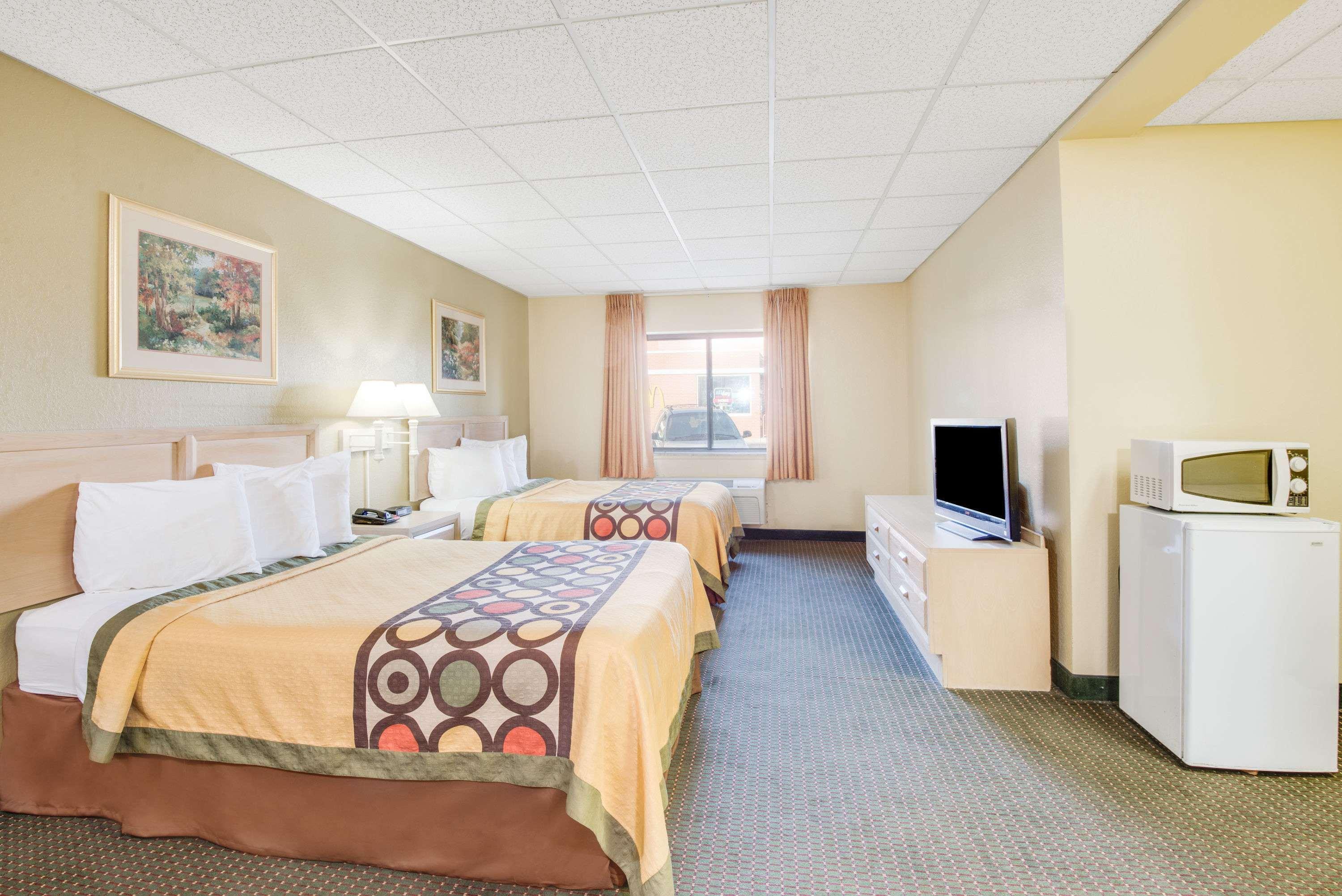 Super 8 by Wyndham Port Clinton — photo 3
