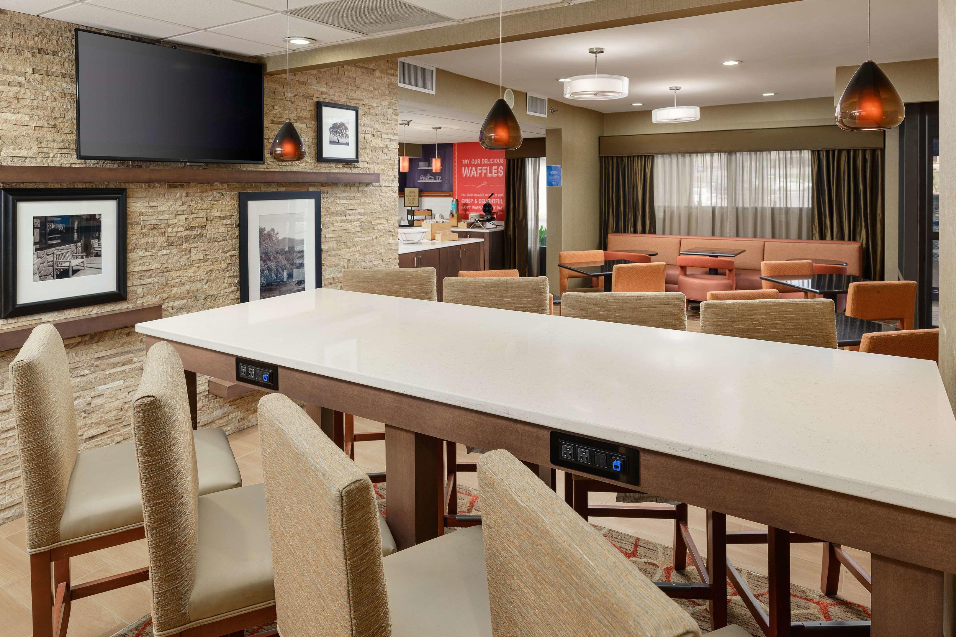 Hampton Inn Oak Ridge — photo 4