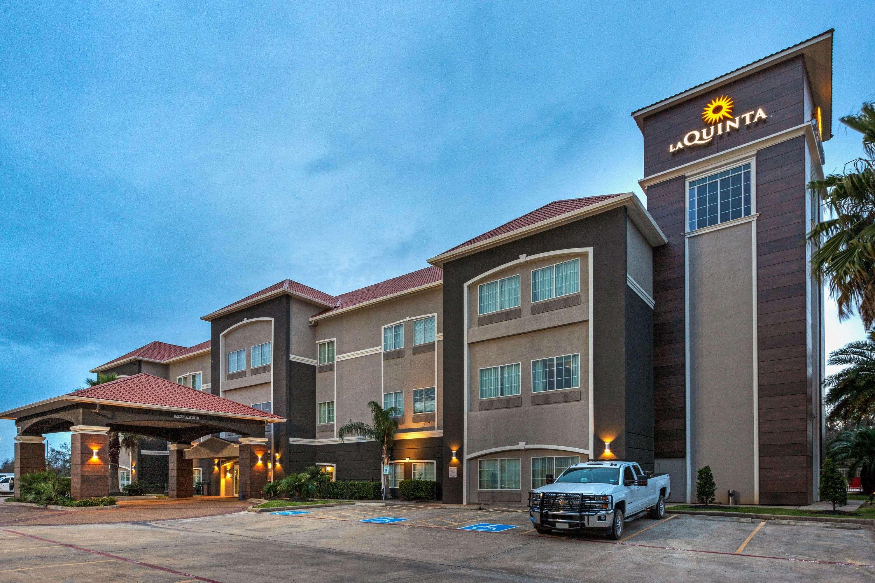 La Quinta Inn & Suites Alvin — photo 5