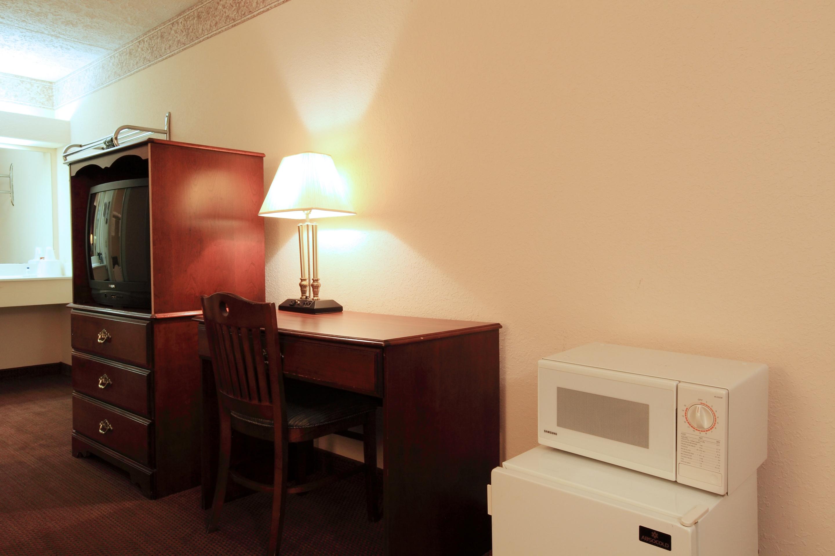 Americas Best Value Inn North Capital — photo 4