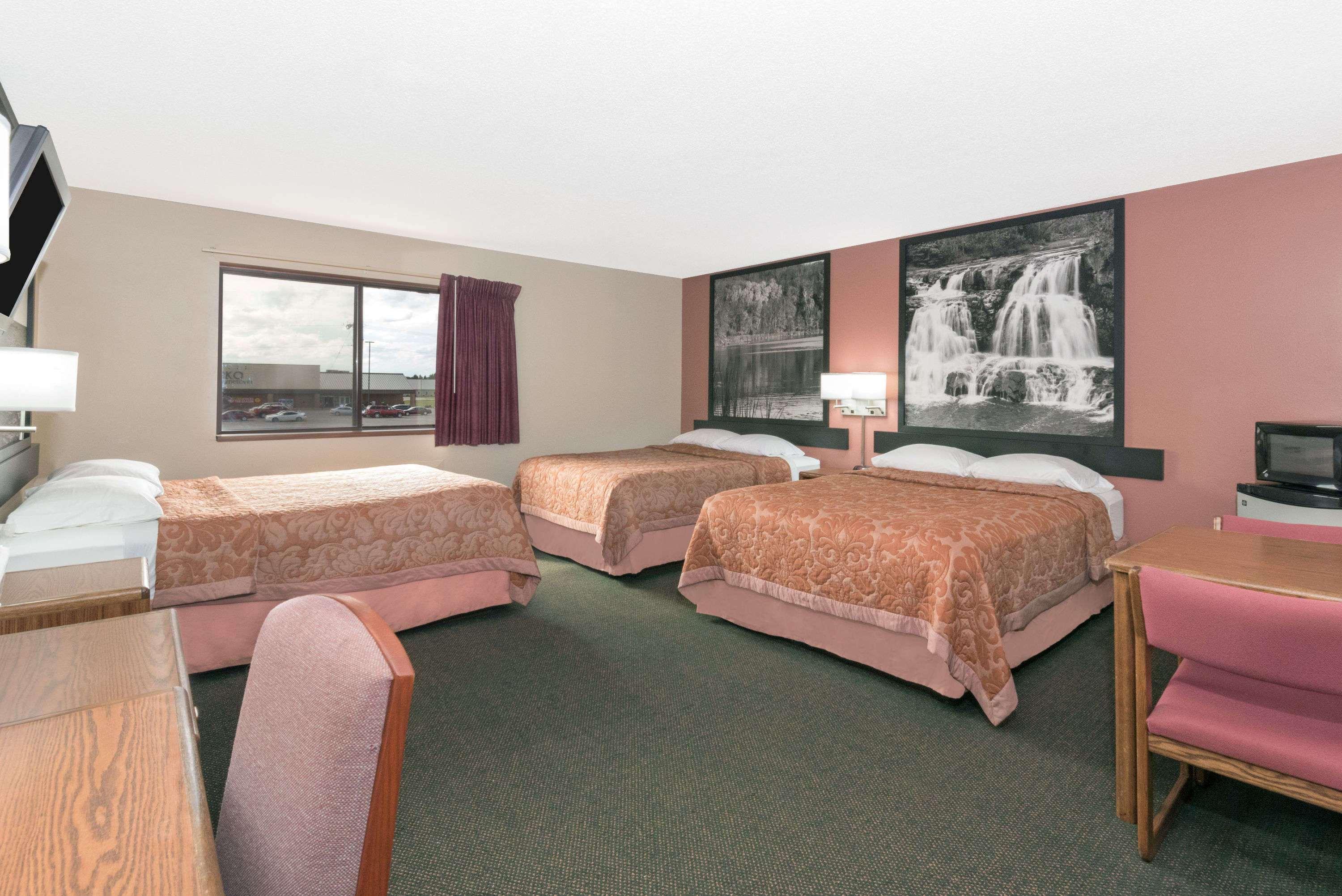 Super 8 by Wyndham Perham — photo 3