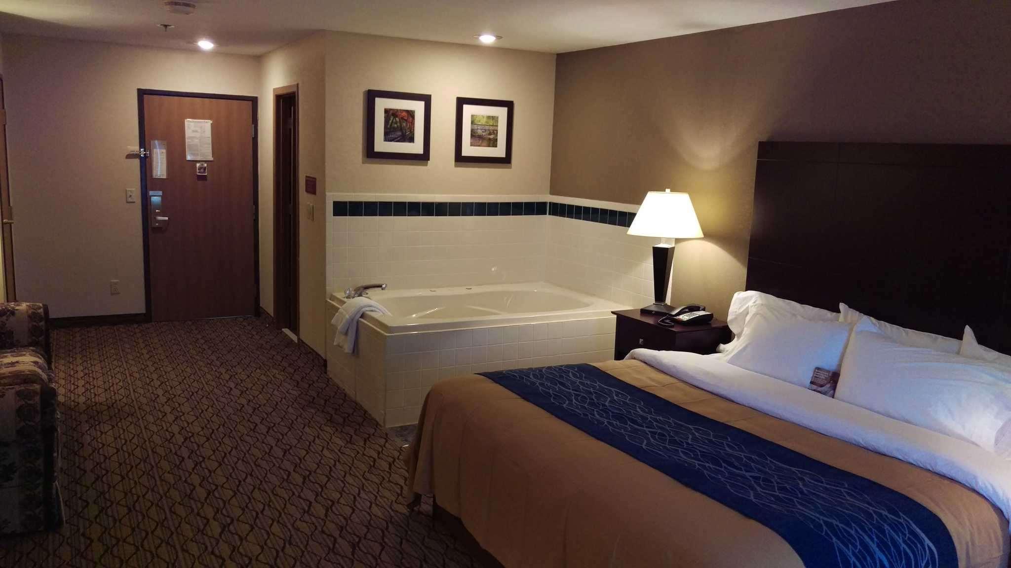Comfort Inn Huntington — photo 4