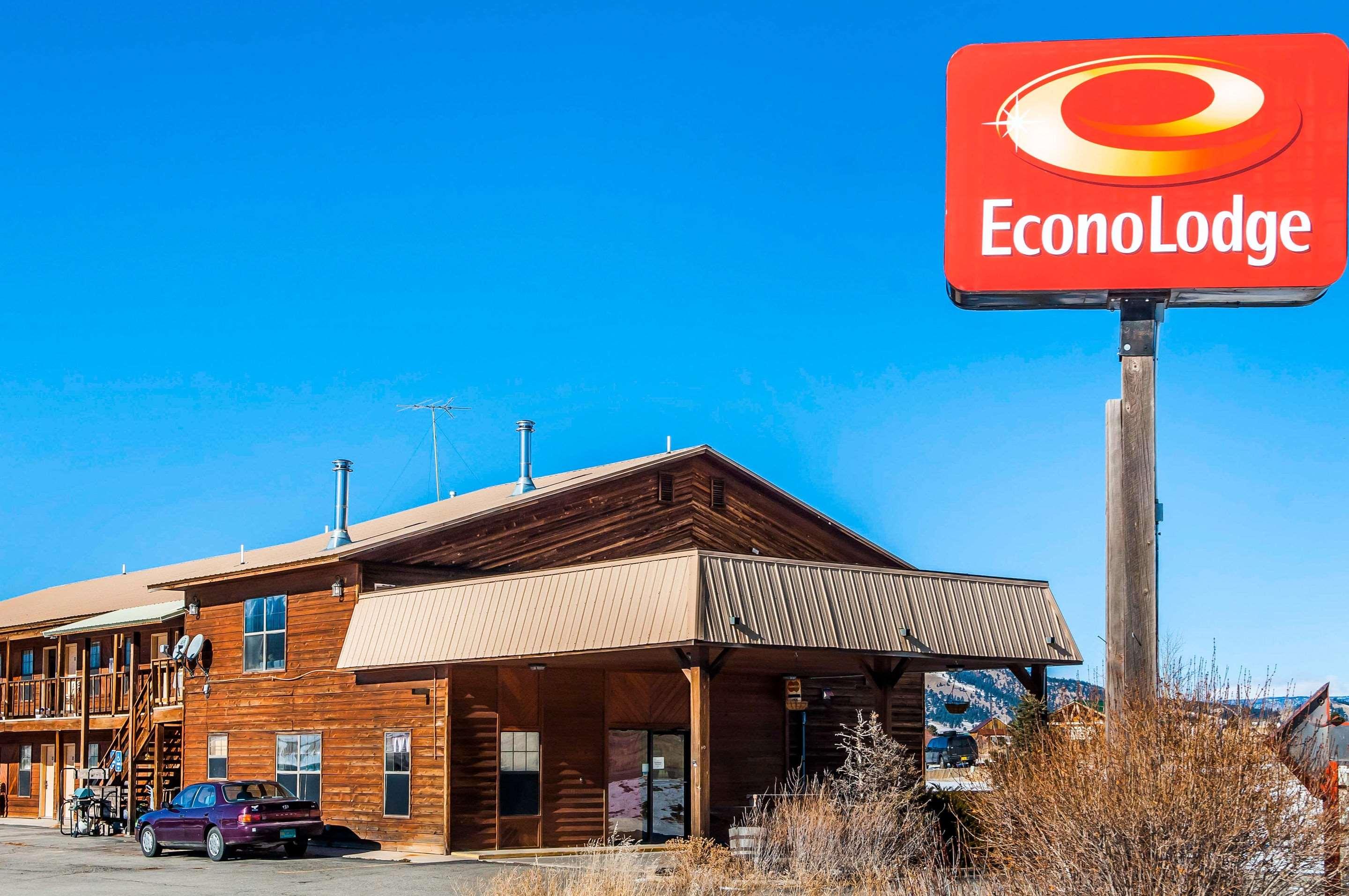 Econo Lodge Eagle Nest — photo 4