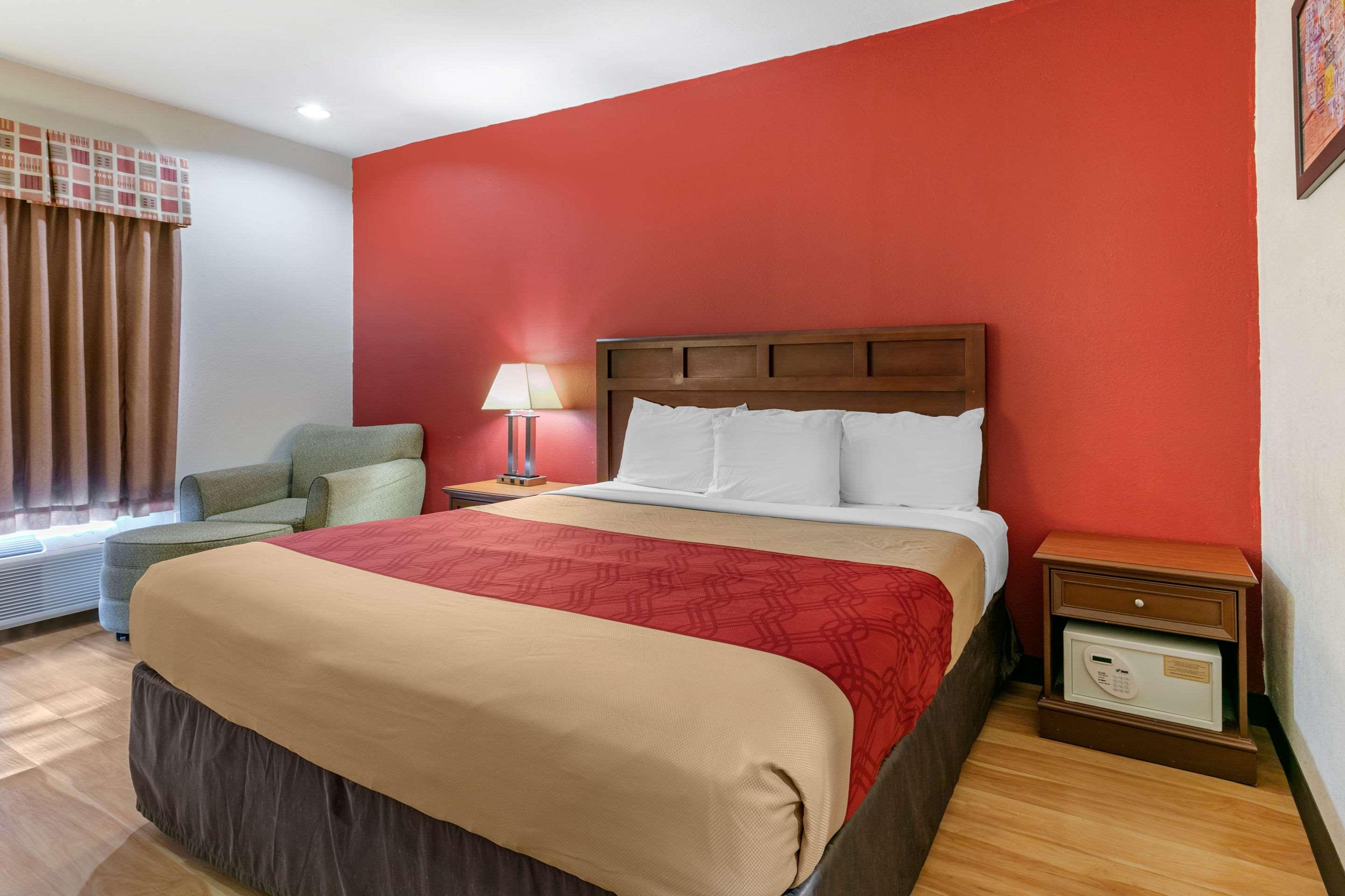 Econo Lodge — photo 4