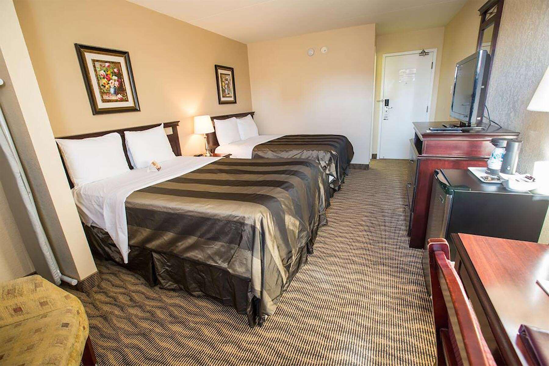 Chateau Regina & Suites — photo 4