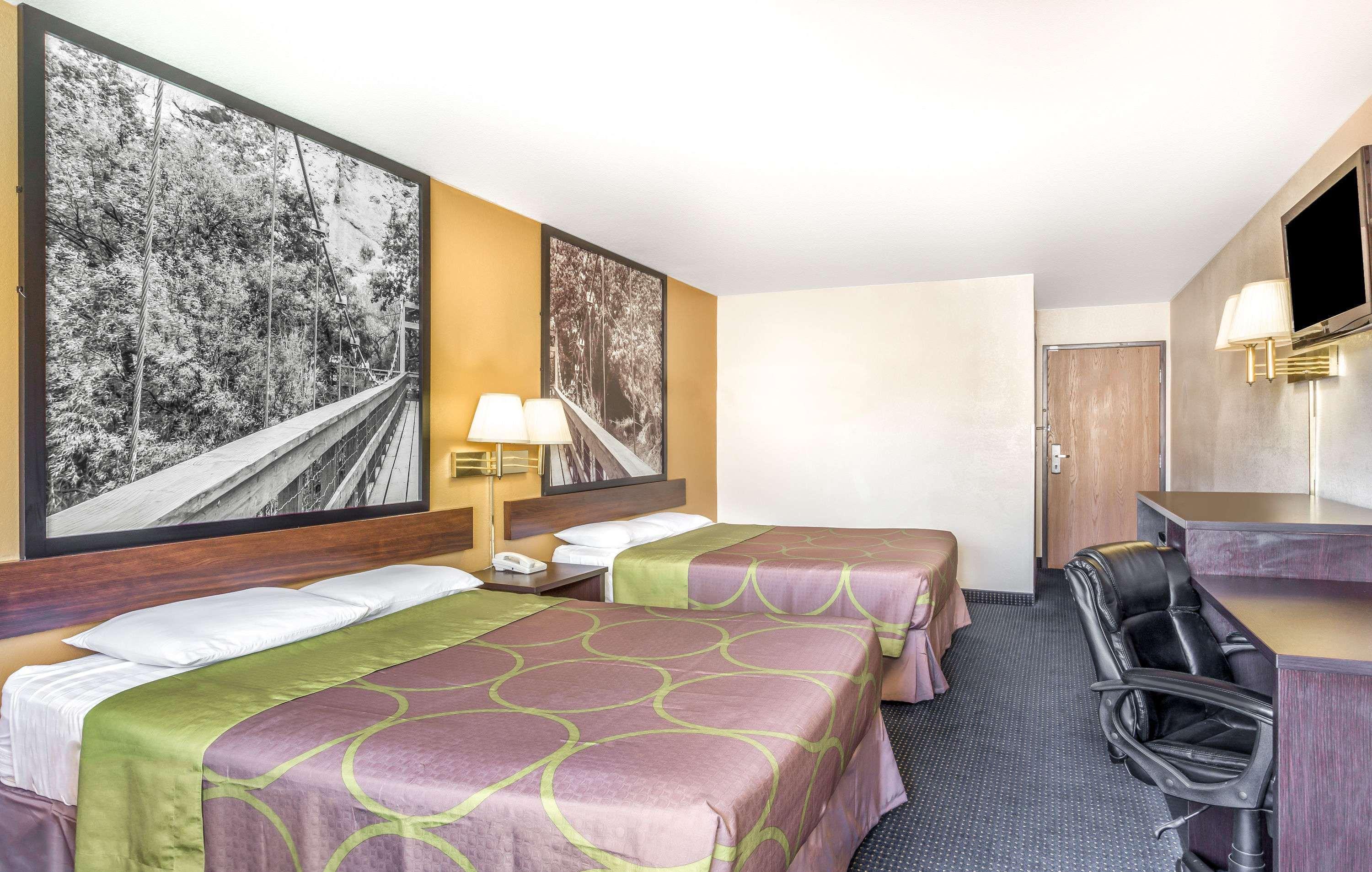 Super 8 by Wyndham Phoenix/Mesa/Gilbert Road — photo 3