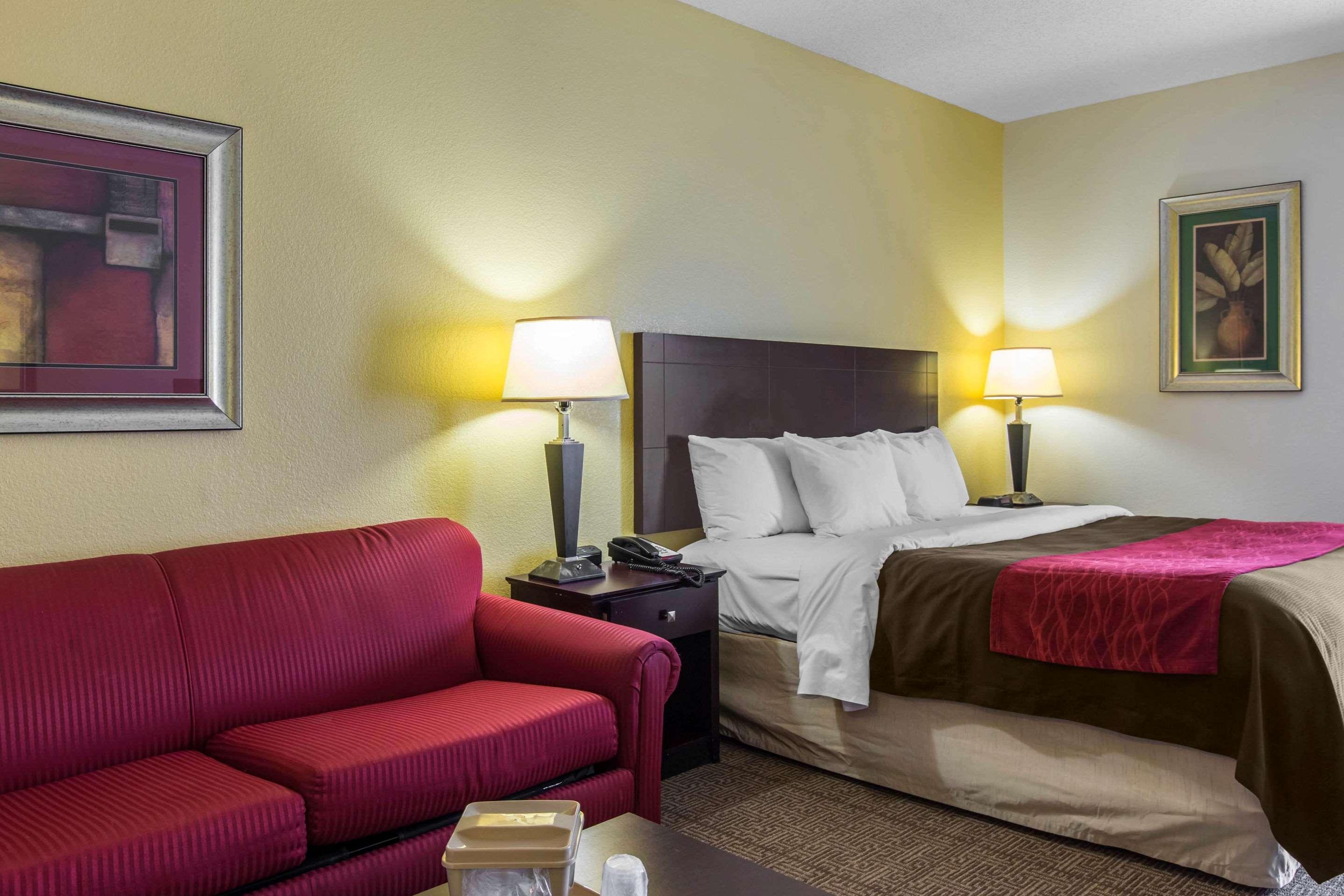 Comfort Inn & Suites — photo 5