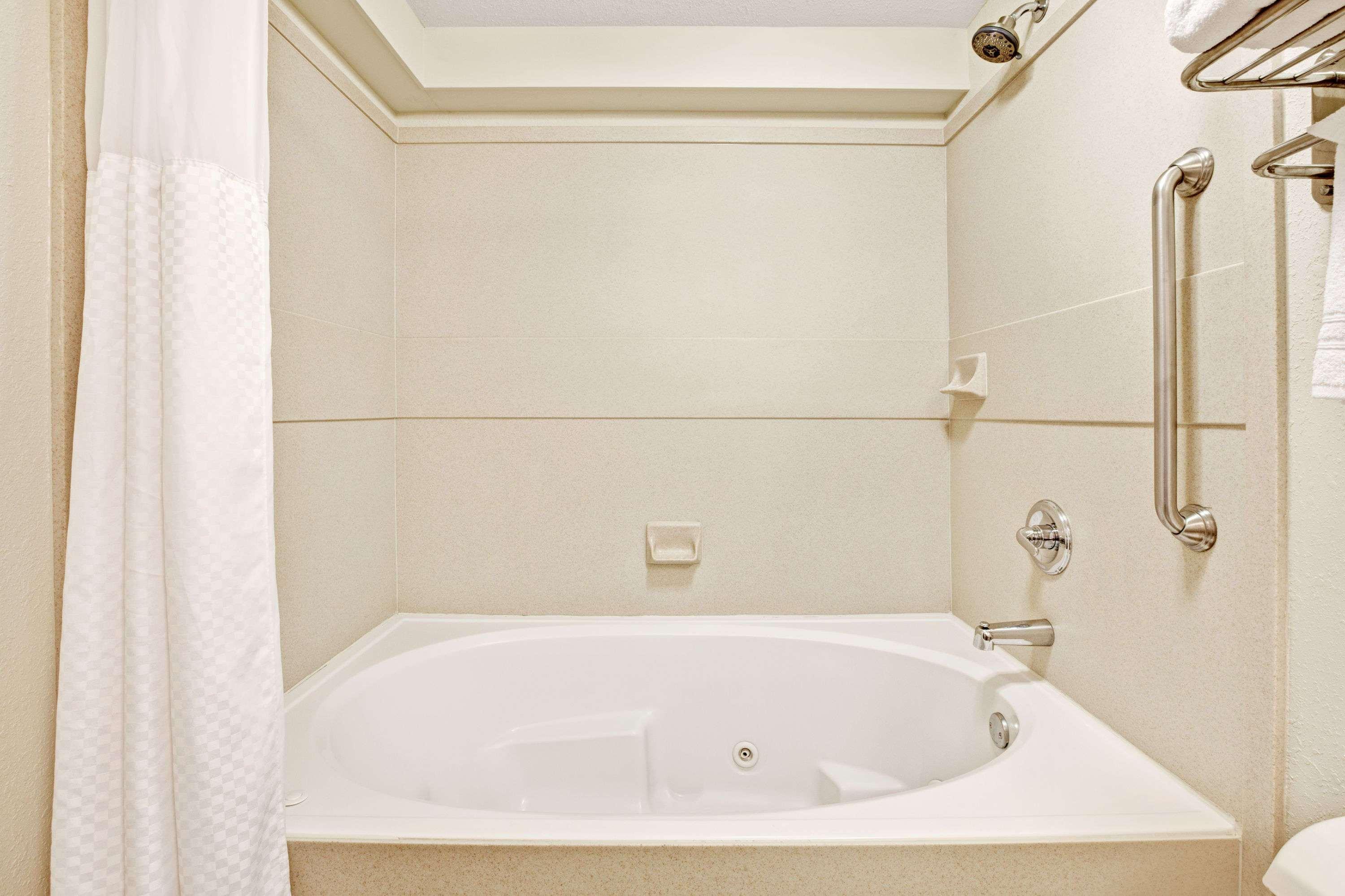 Days Inn Oklahoma City/Moore — photo 5