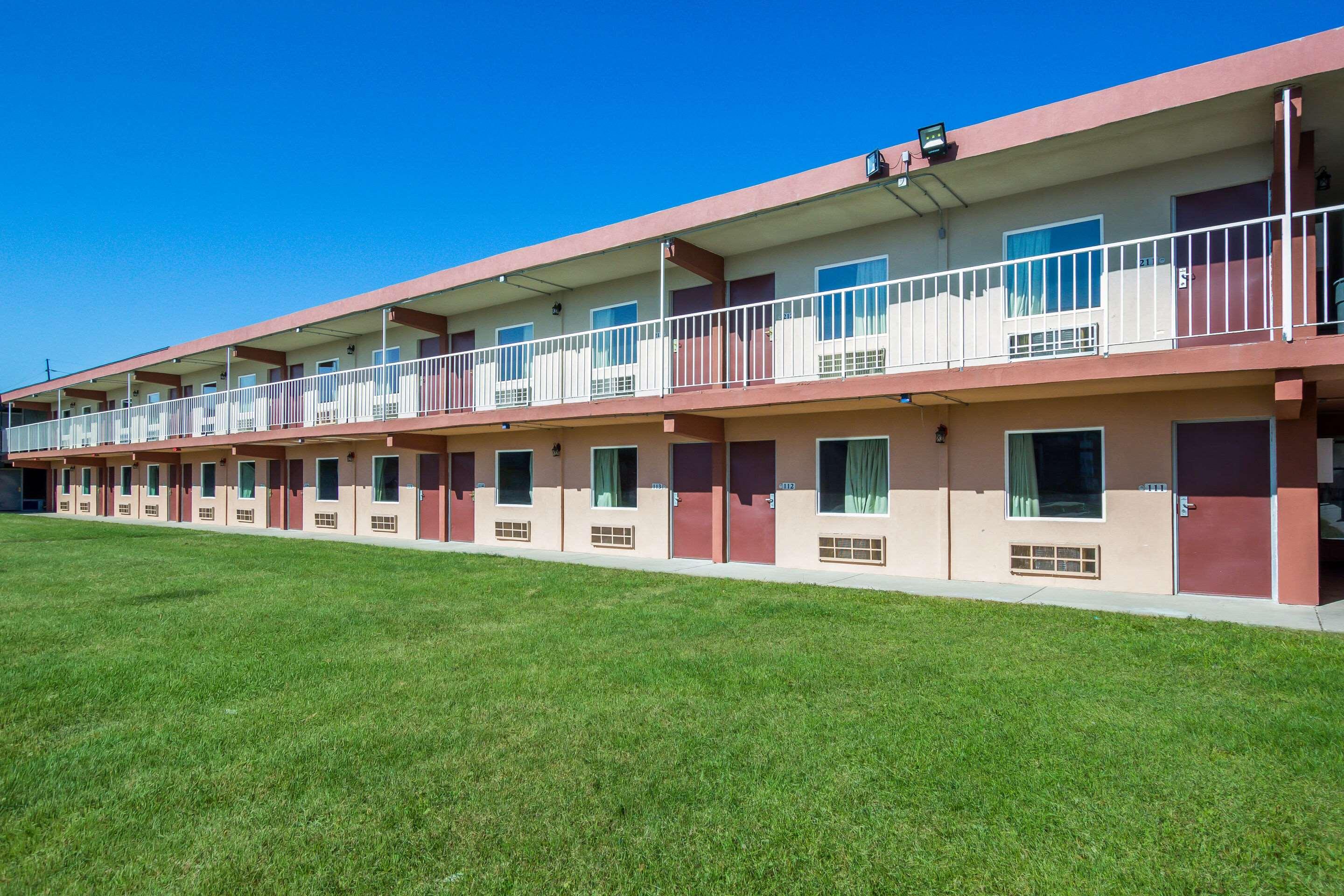 Econo Lodge — photo 4