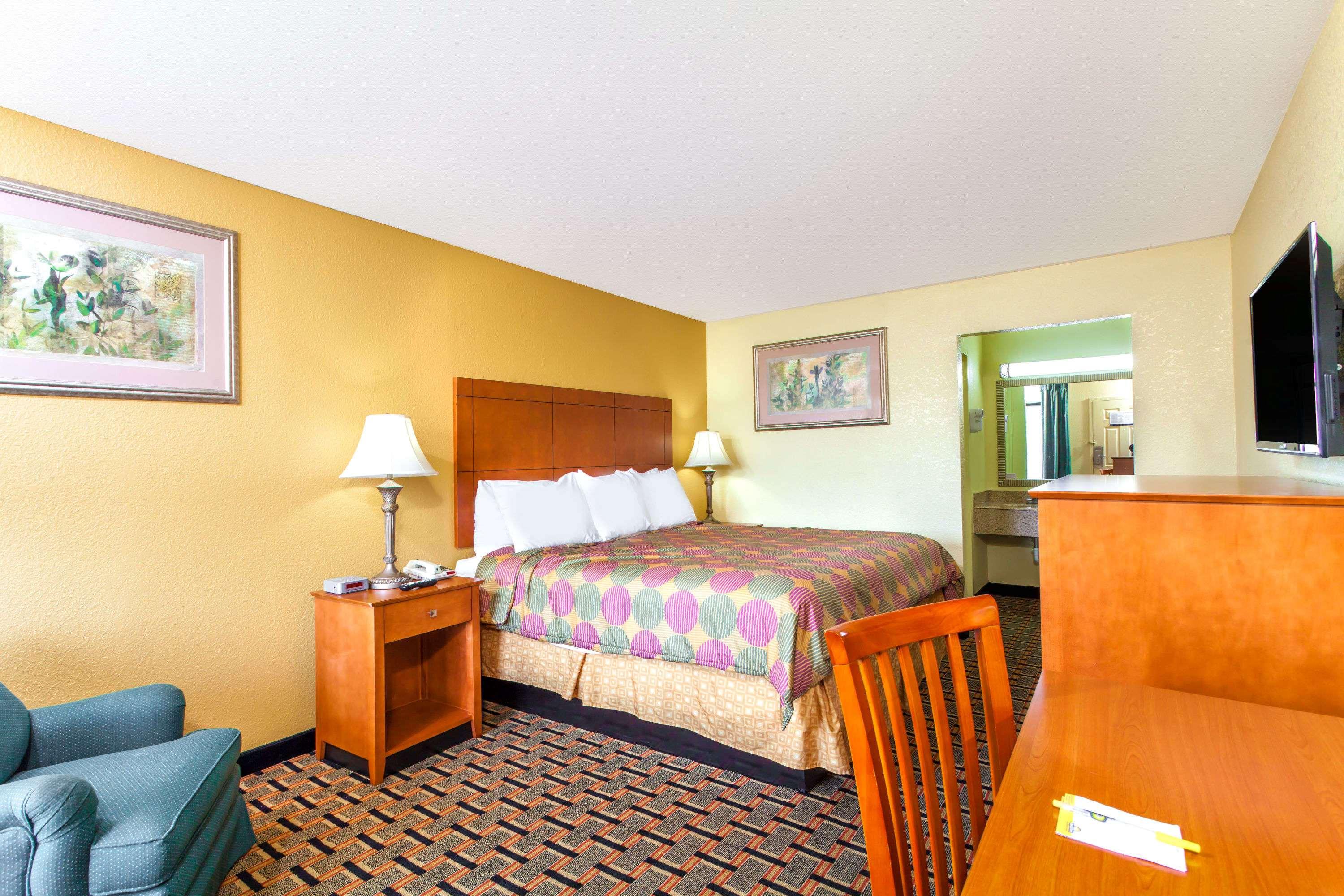 Days Inn by Wyndham Lebanon — photo 4