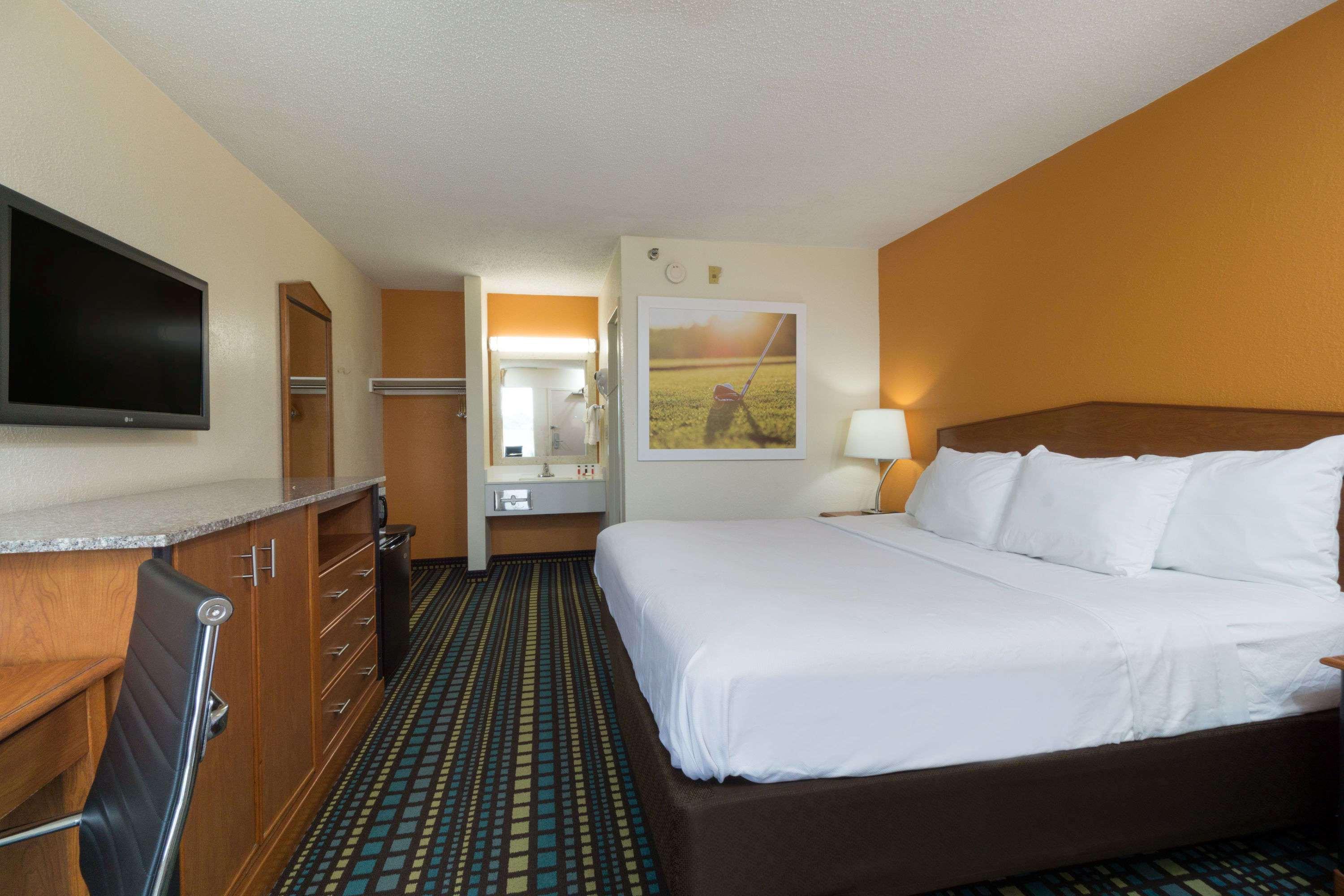 Days Inn Florence Cincinnati Area — photo 5