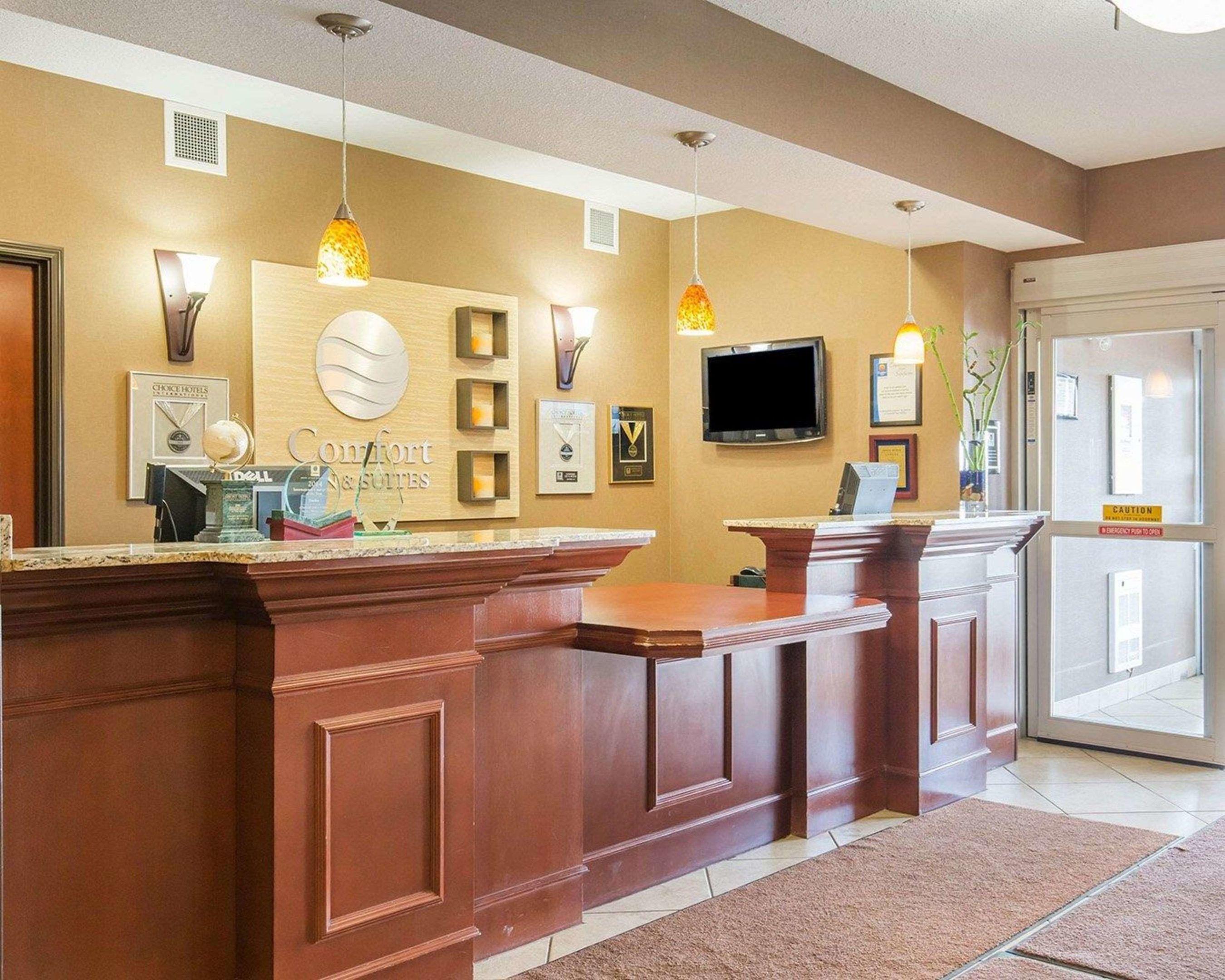 Comfort Inn & Suites Airdrie — photo 5