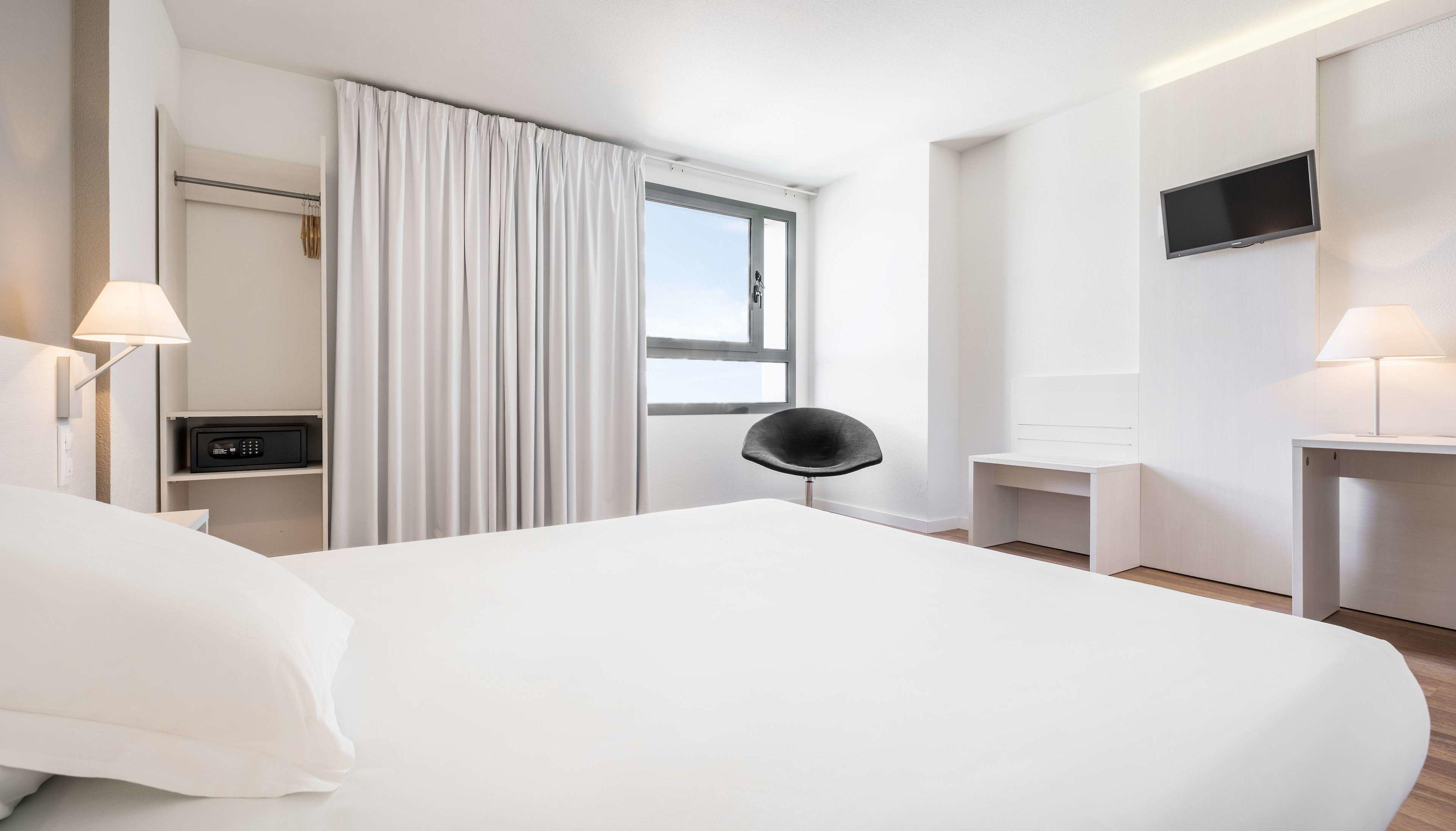 Hotel ILUNION Valencia 3 — photo 4