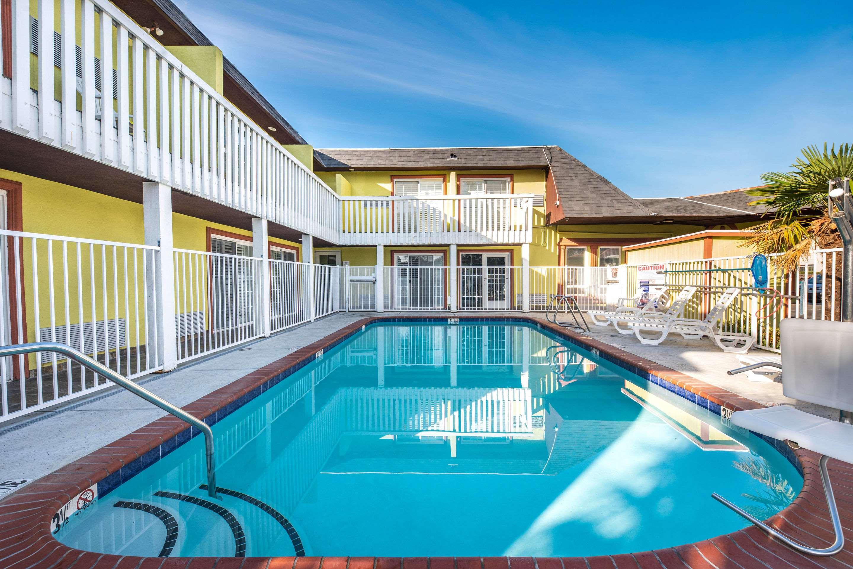 Quality Inn & Suites — photo 4
