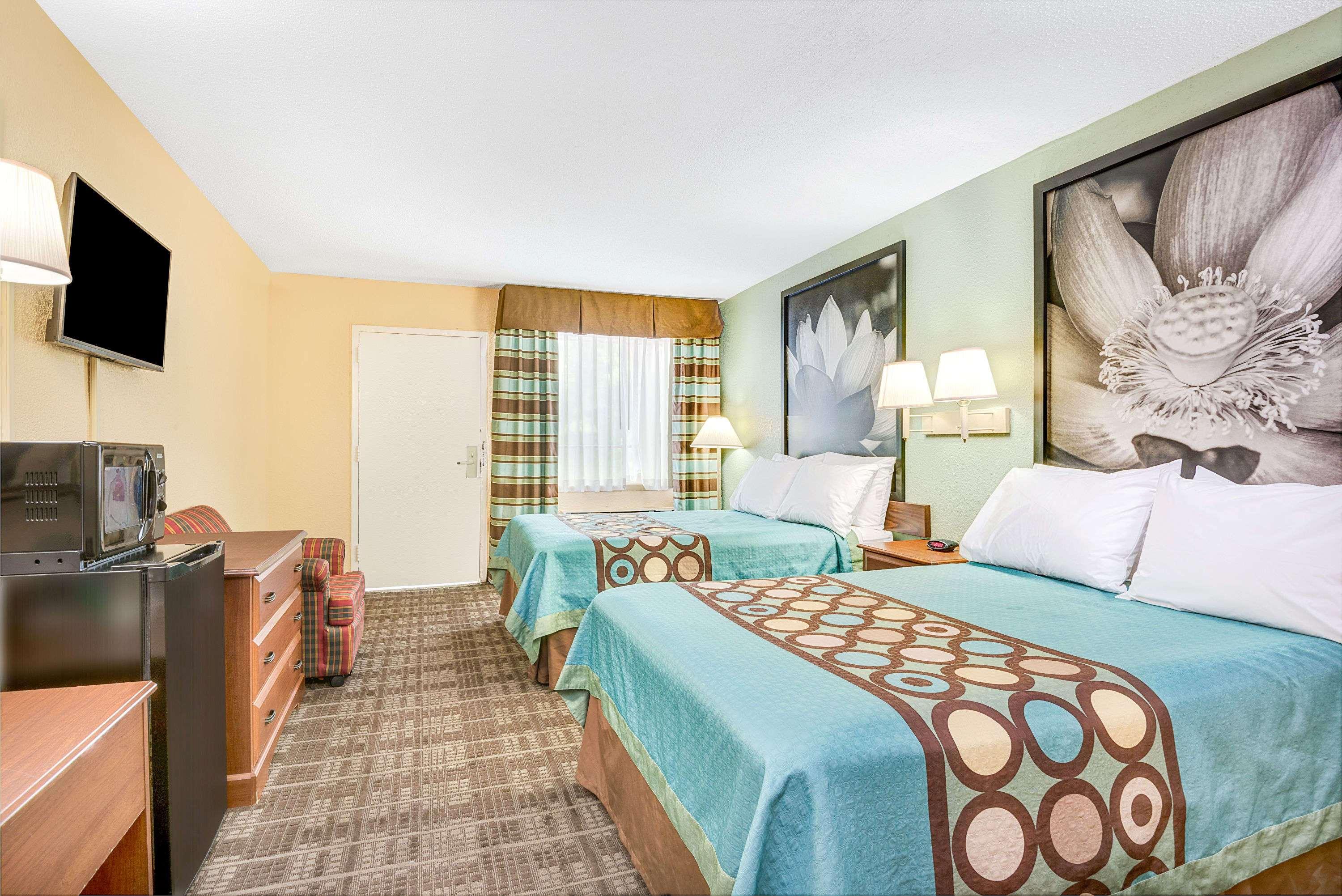 Super 8 by Wyndham Raleigh — photo 3