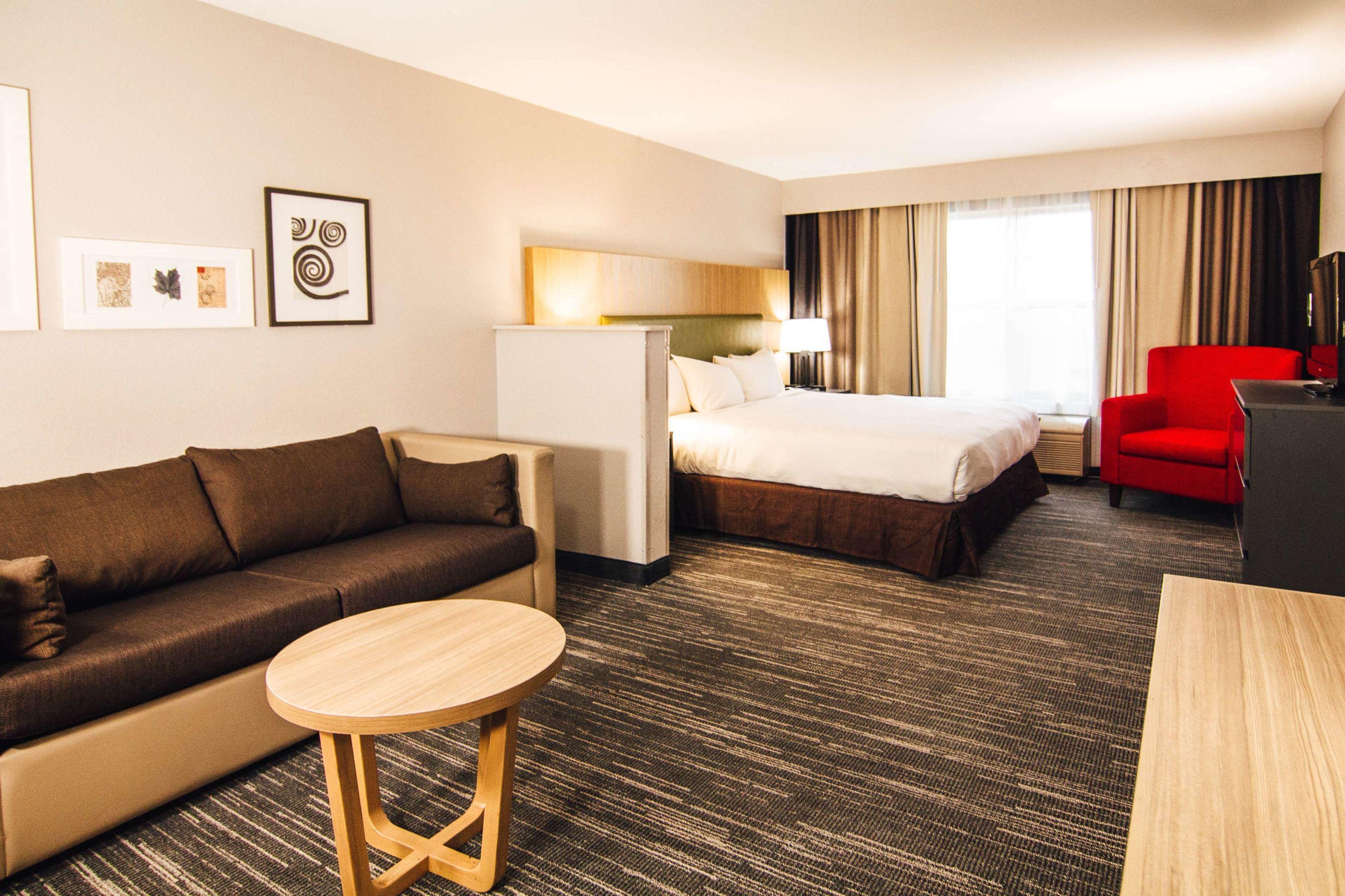 Country Inn & Suites by Radisson, Stockton, IL — photo 4