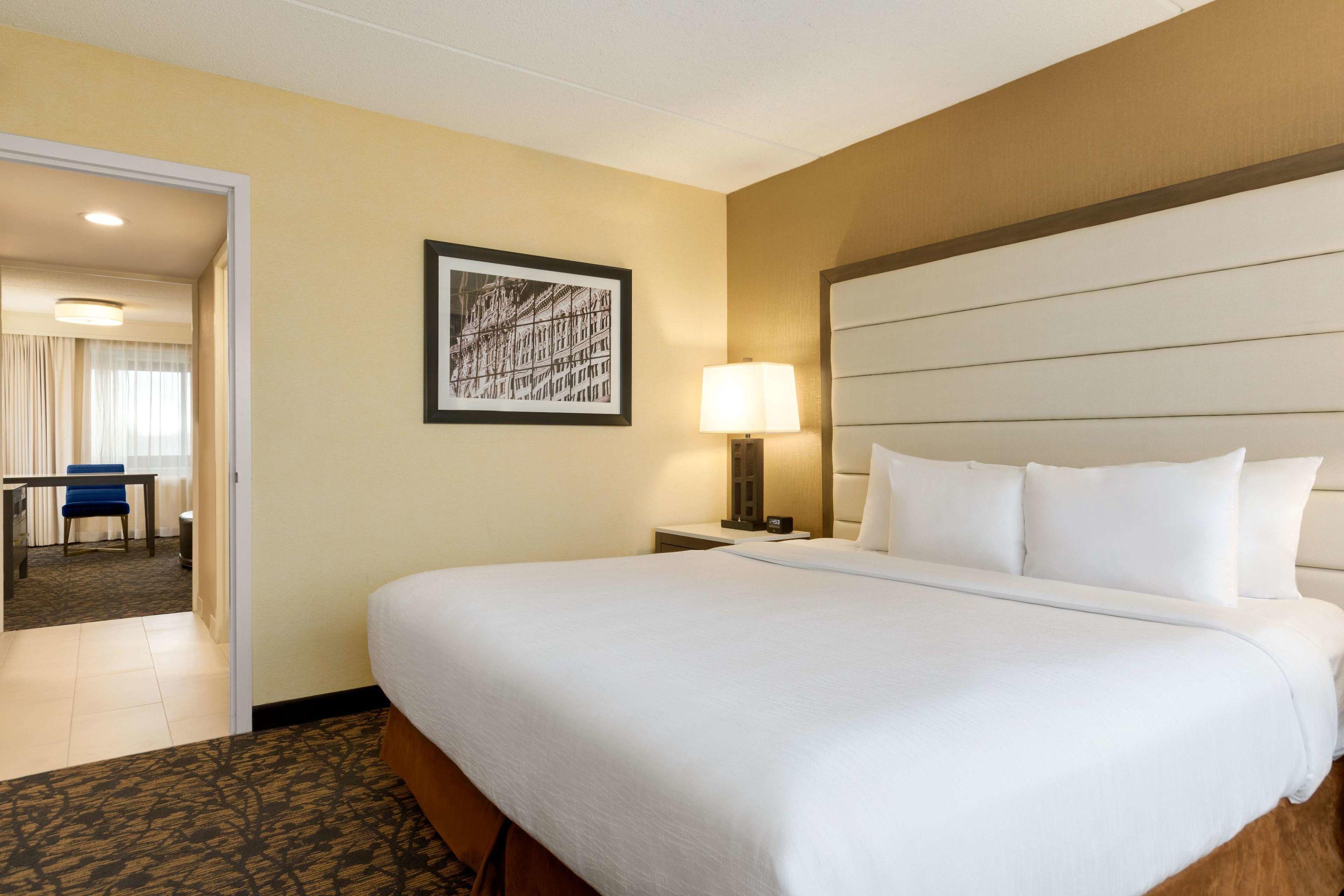 Embassy Suites Boston/Waltham — photo 4