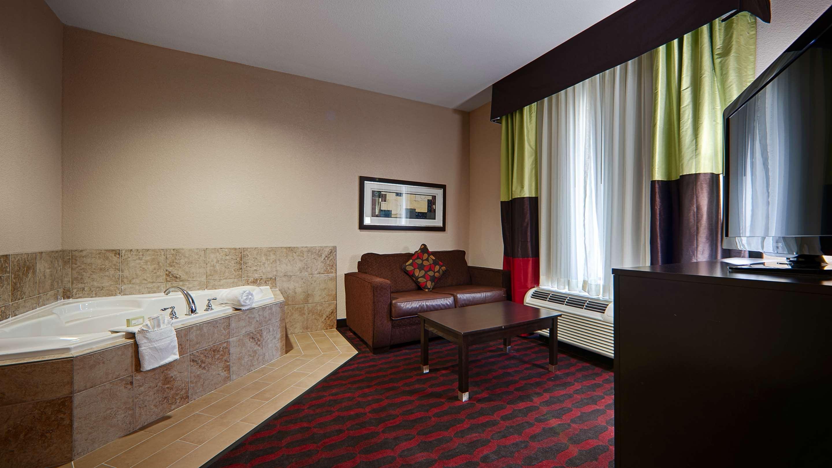 Best Western Plus Cushing Inn & Suites — photo 4
