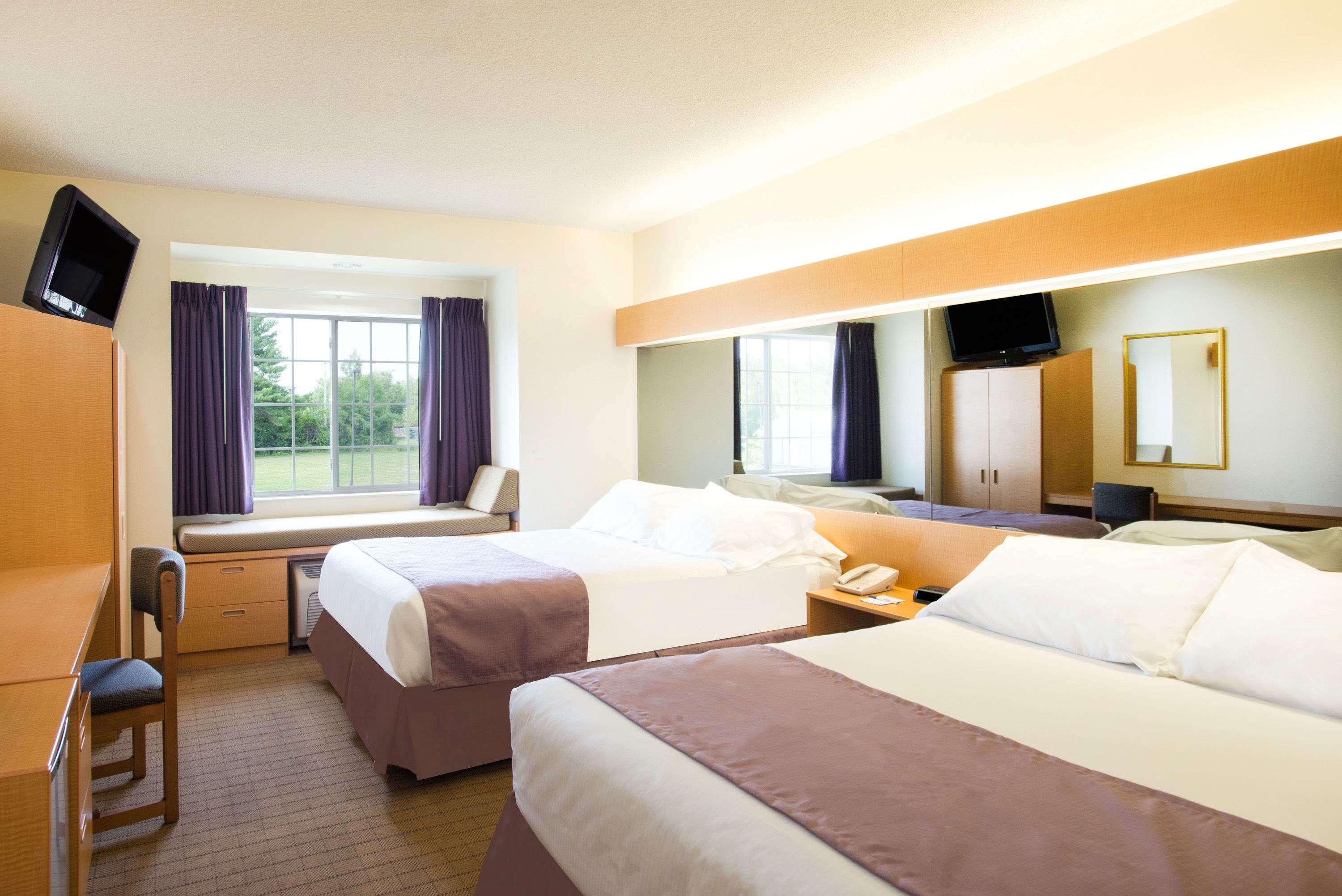 Microtel Inn & Suites by Wyndham Plattsburgh — photo 4