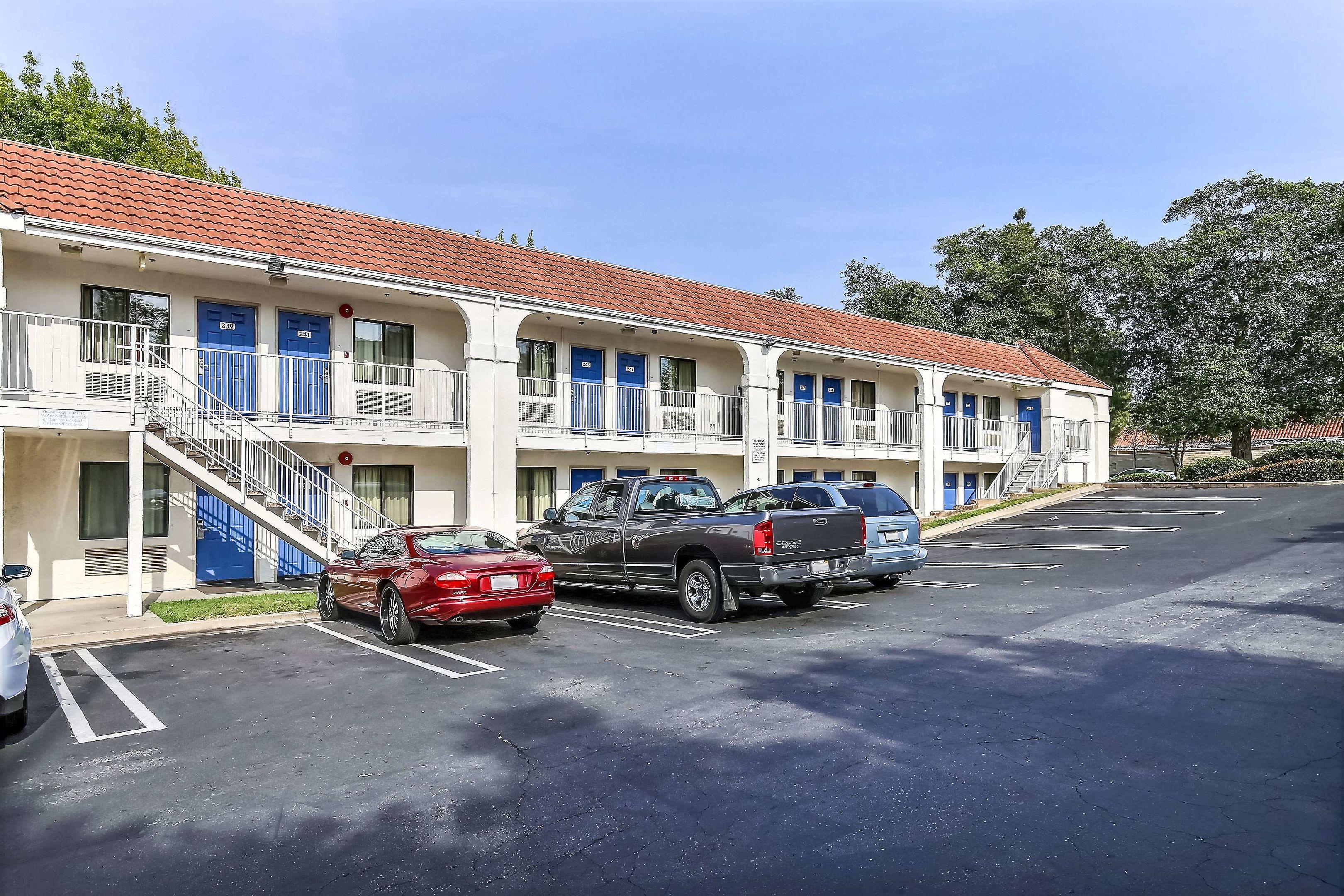 Motel 6 Pinole — photo 5
