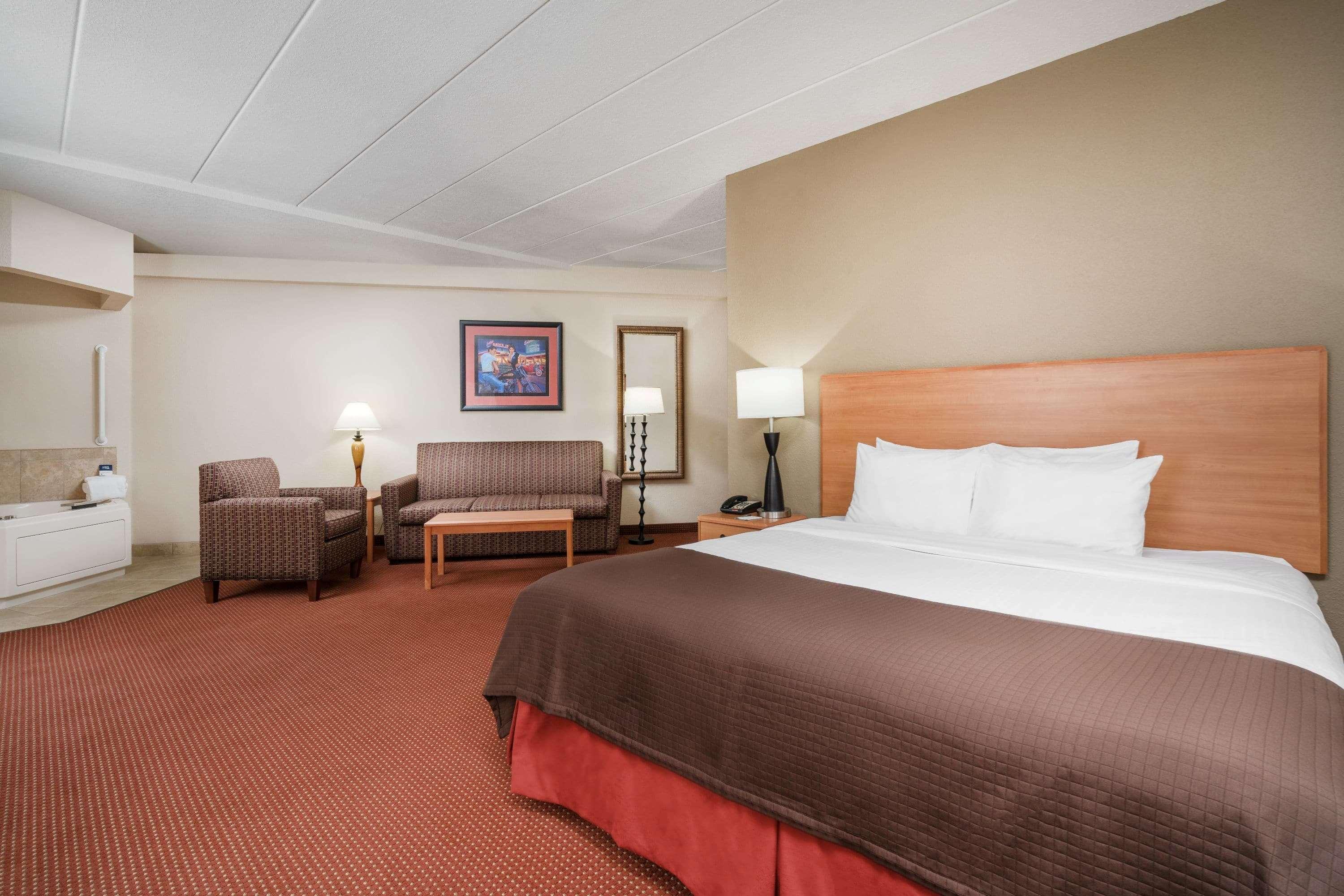 AmericInn Lodge & Suites Anamosa — photo 5