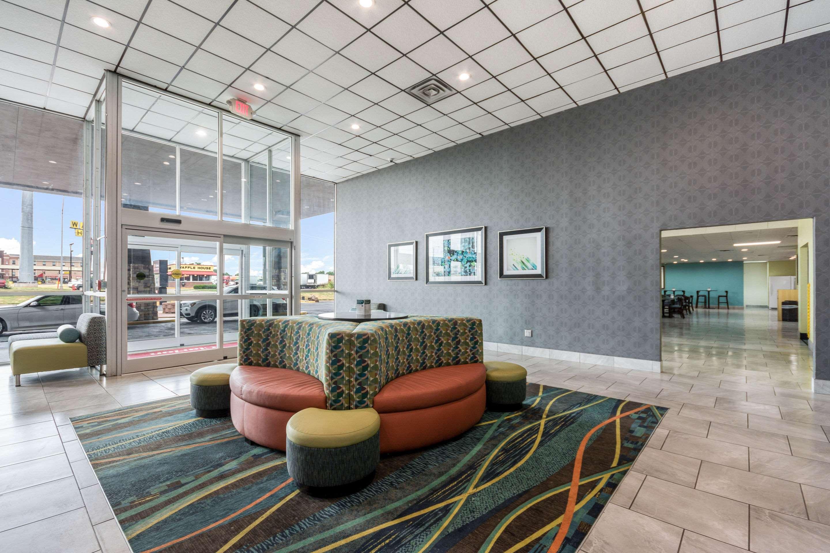 Clarion Inn & Suites Convention Center Near Bricktown — photo 5