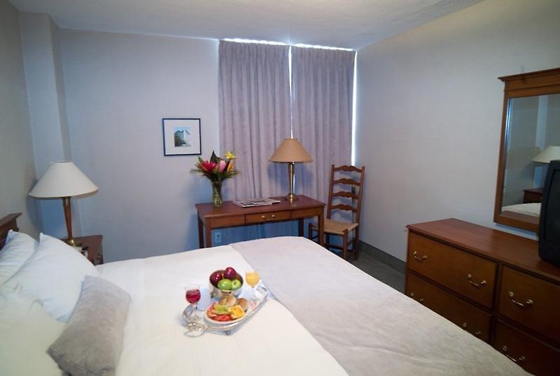 Town Inn Suites — photo 5
