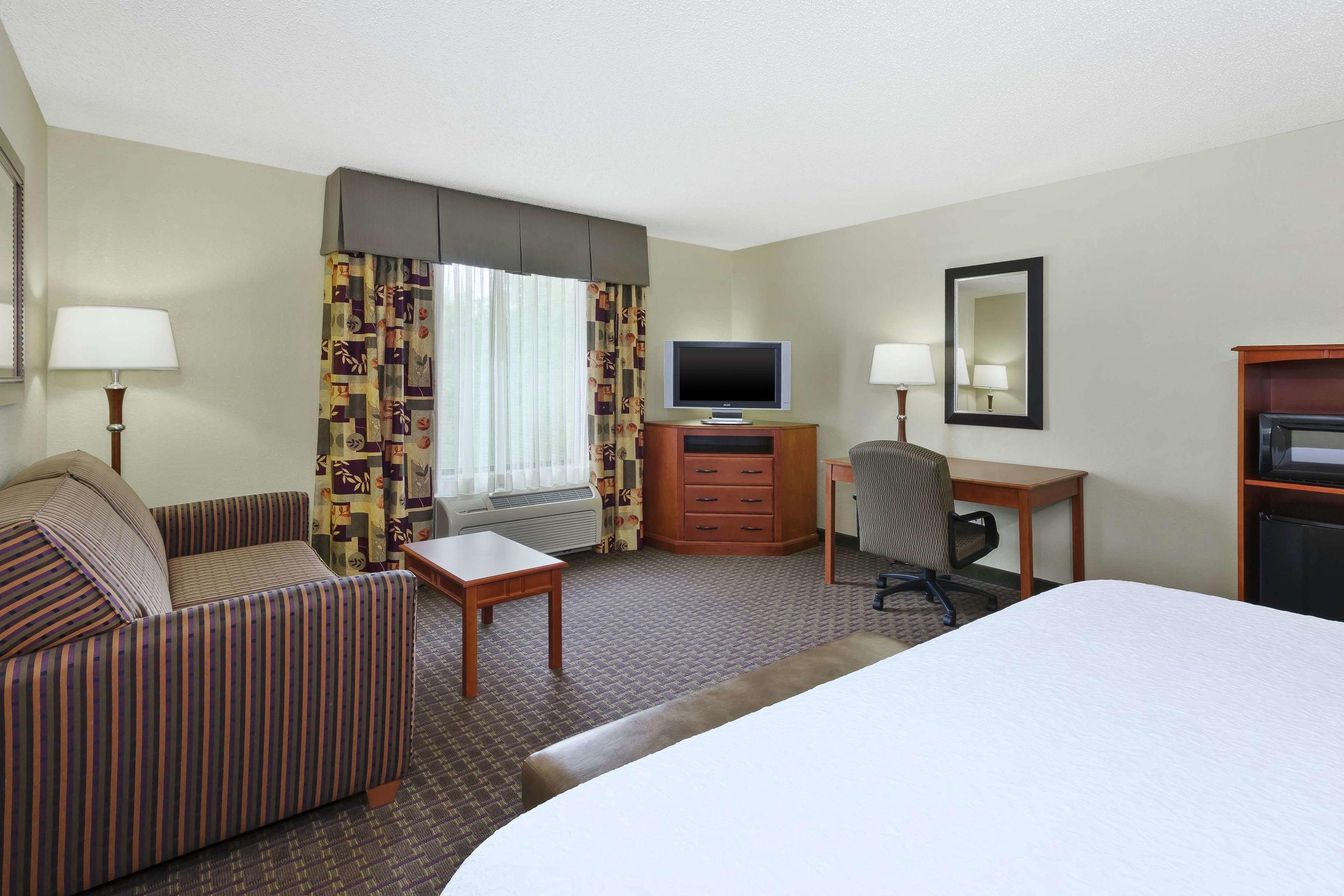 Hampton Inn & Suites Grand Rapids-Airport 28th St — photo 5