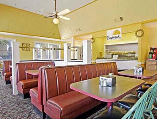 Rodeway Inn Near Ybor City - Casino — photo 4
