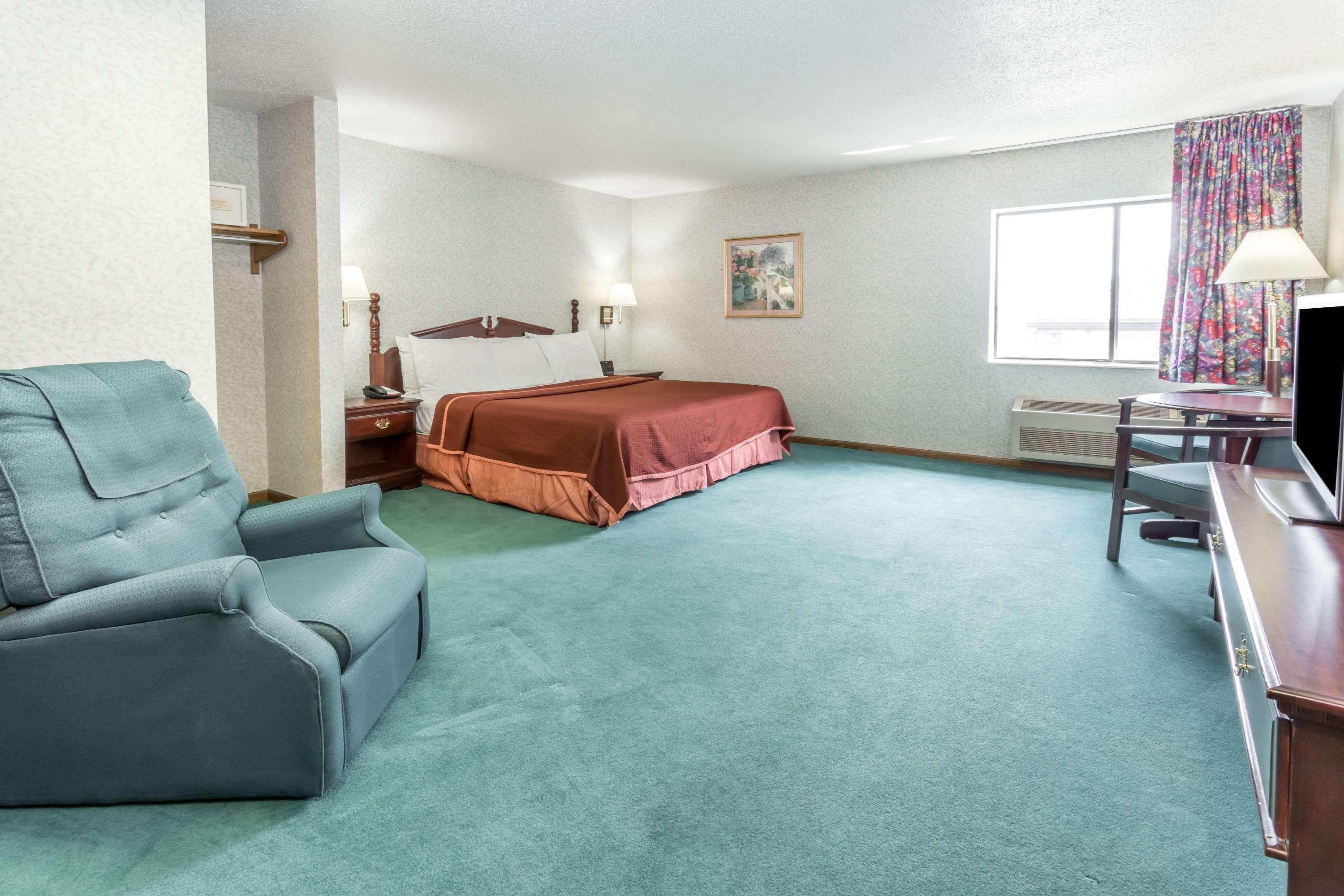 Howard Johnson by Wyndham Manteno — photo 4